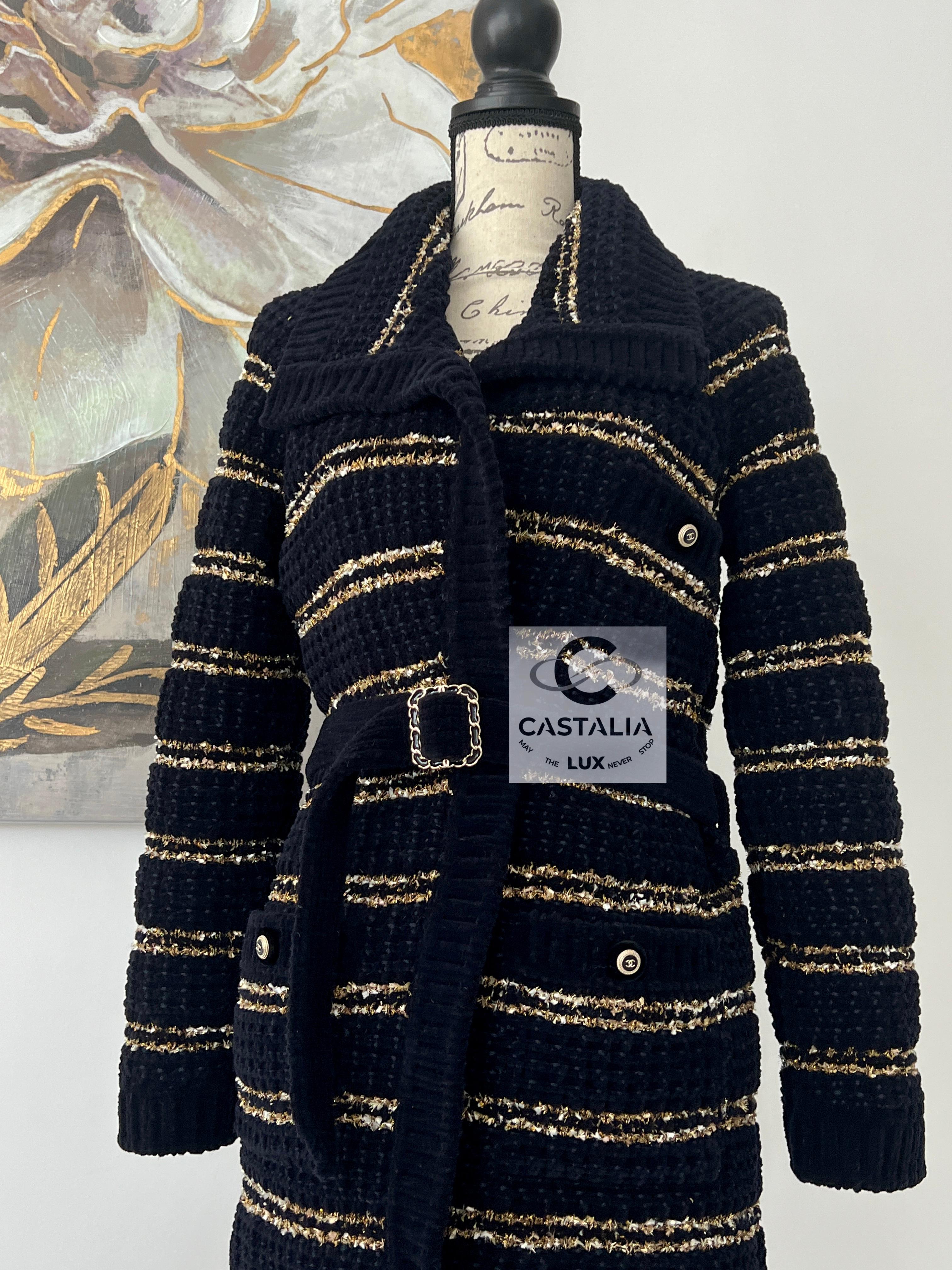 Chanel New 31 Rue Cambon Runway Relaxed Coat In New Condition In Dubai, AE