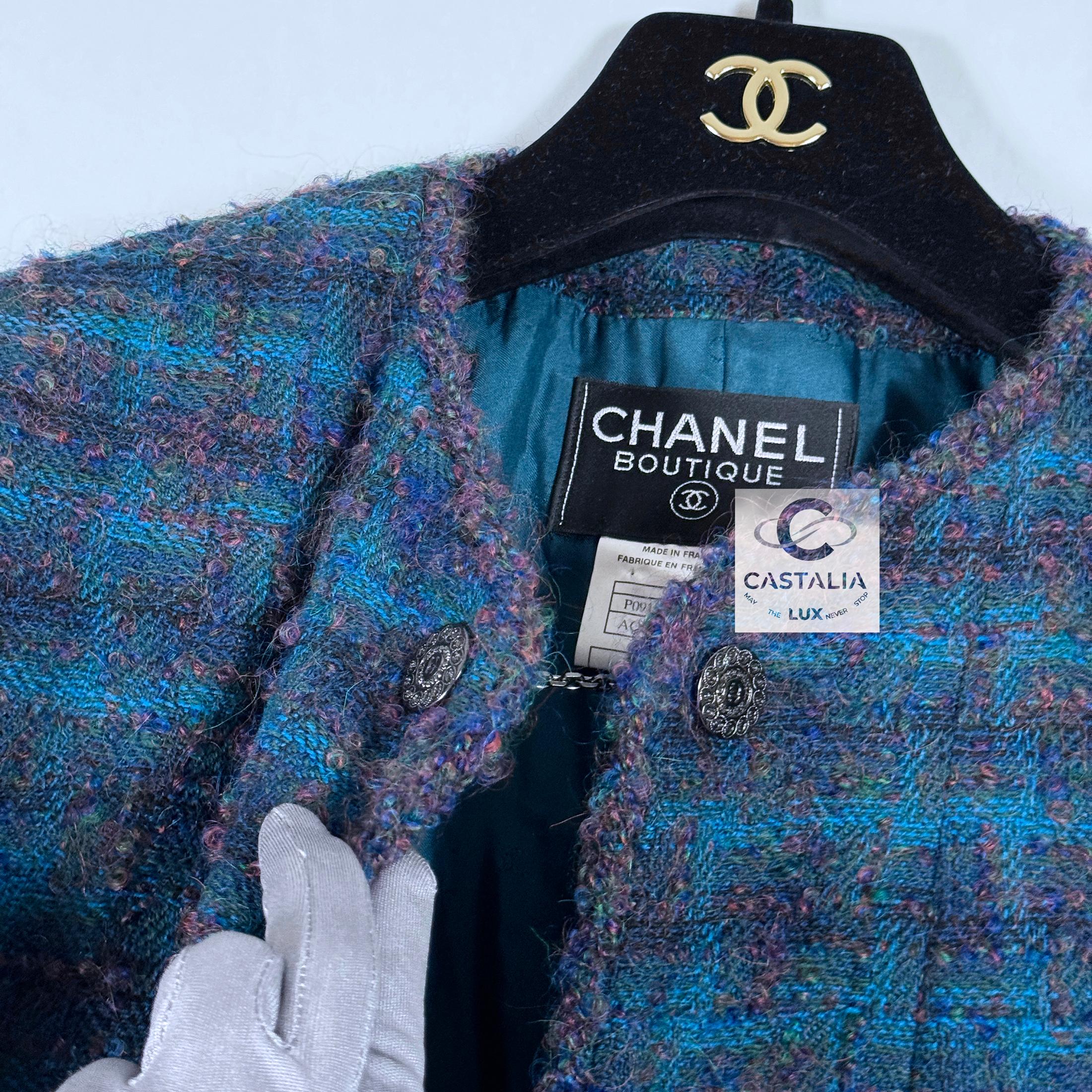 Chanel New 90s Rarest Iconic Tweed Jacket 4
