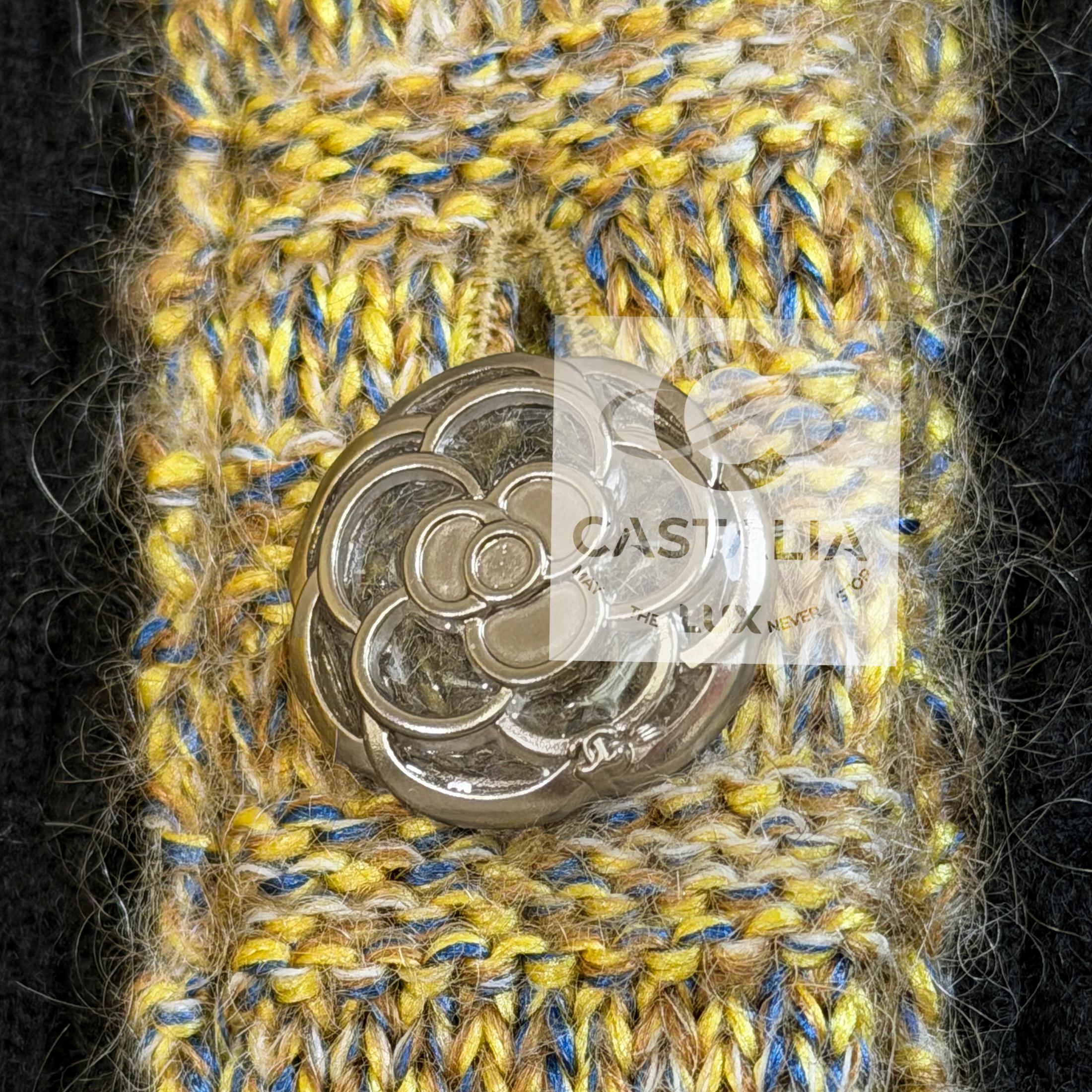 CHANEL Neu 9K$ Ikonische Coco Brasserie Gesteppte Jacke Kleid 38 FR im Angebot 9