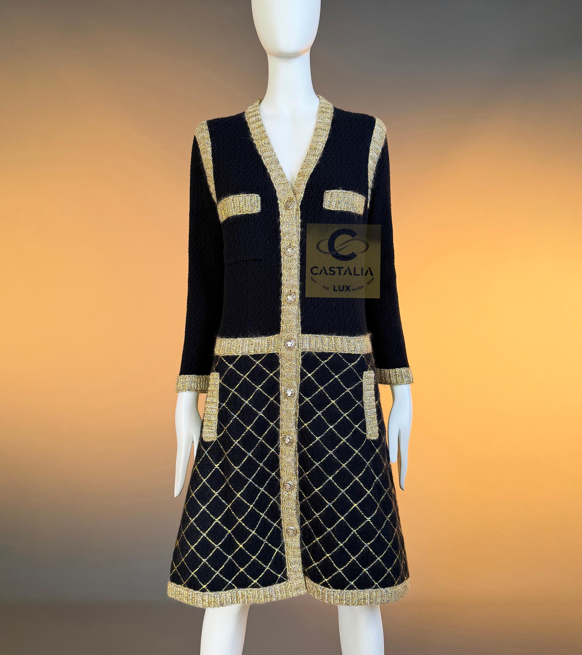 CHANEL Neu 9K$ Ikonische Coco Brasserie Gesteppte Jacke Kleid 38 FR im Angebot 3