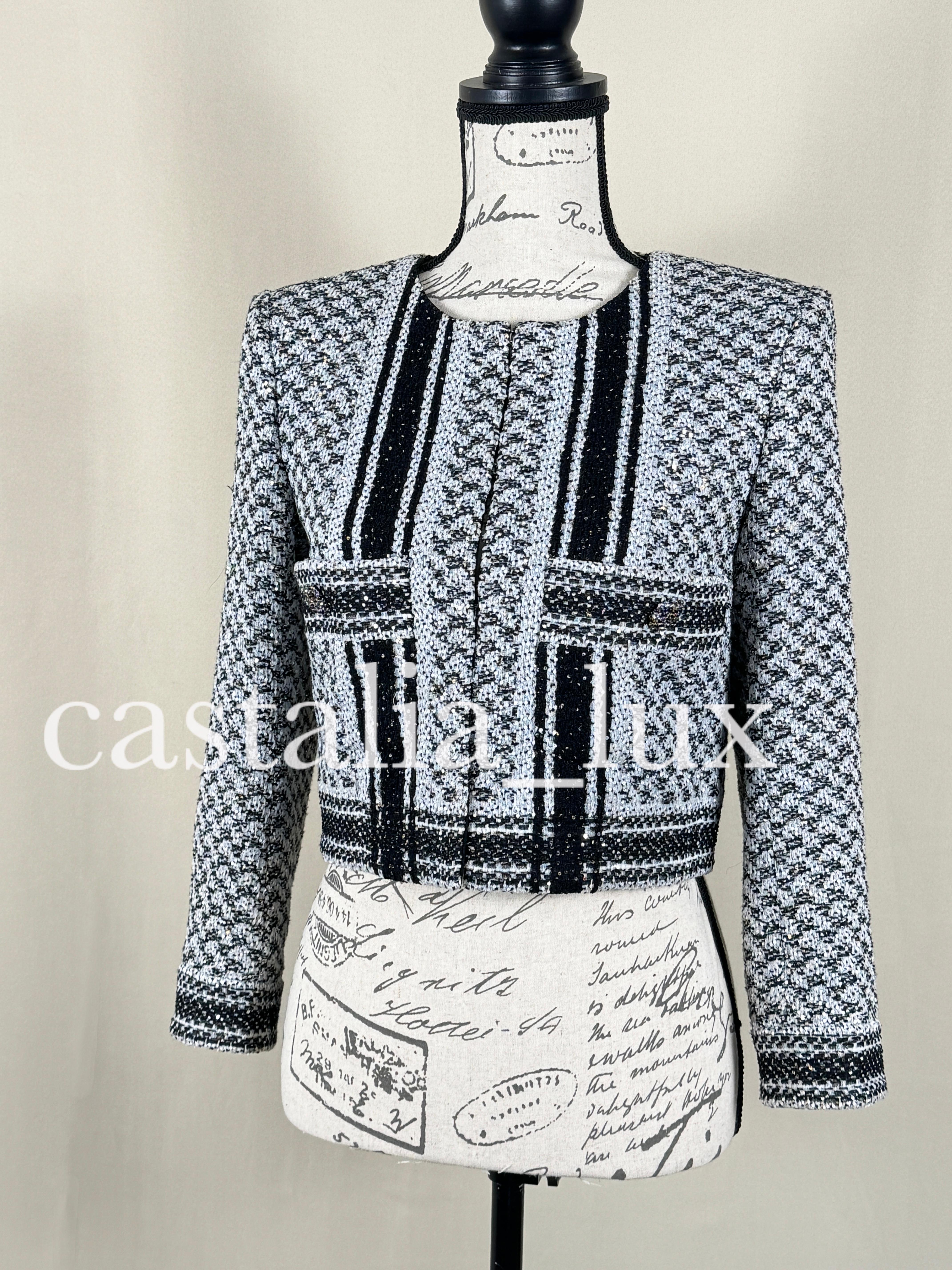 Chanel New 9K Iconic Gigi Hadid Style Tweed Jacket For Sale 6