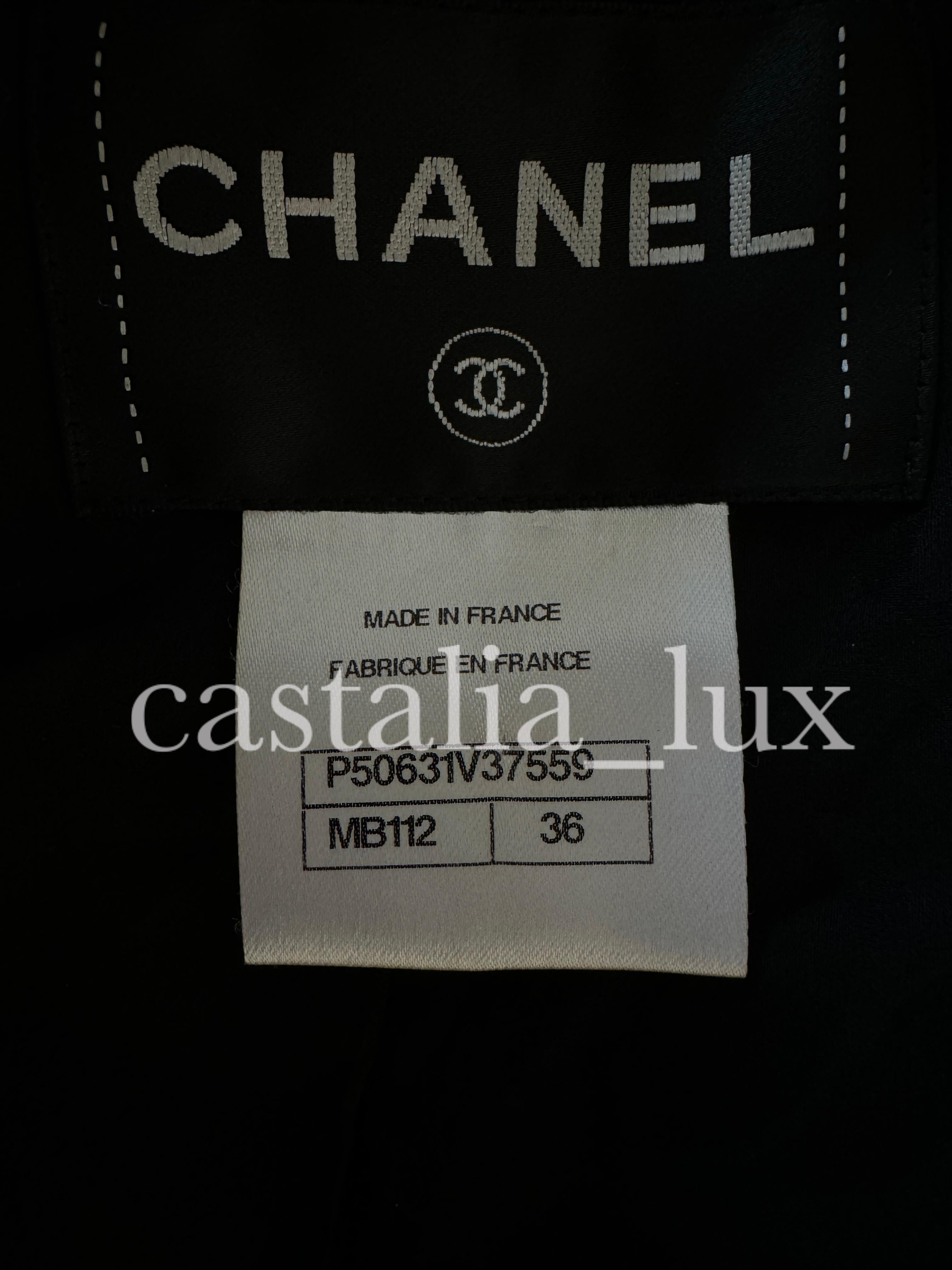 Chanel New 9K Iconic Gigi Hadid Style Tweed Jacket For Sale 16