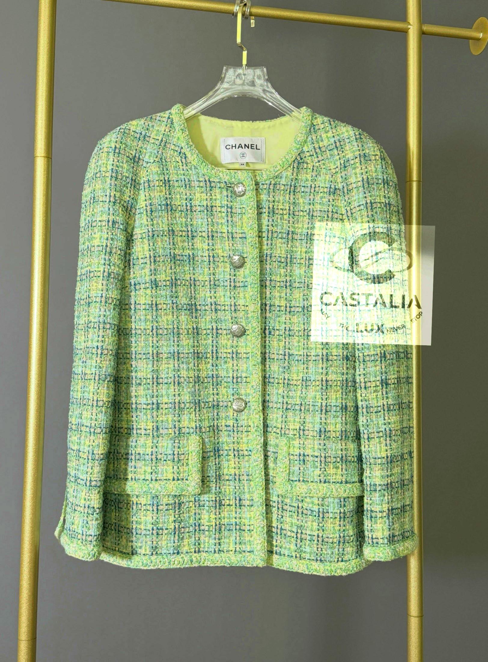 Chanel Neue Werbekampagne Limonengrüne Tweed-Jacke 38 FR im Angebot 3