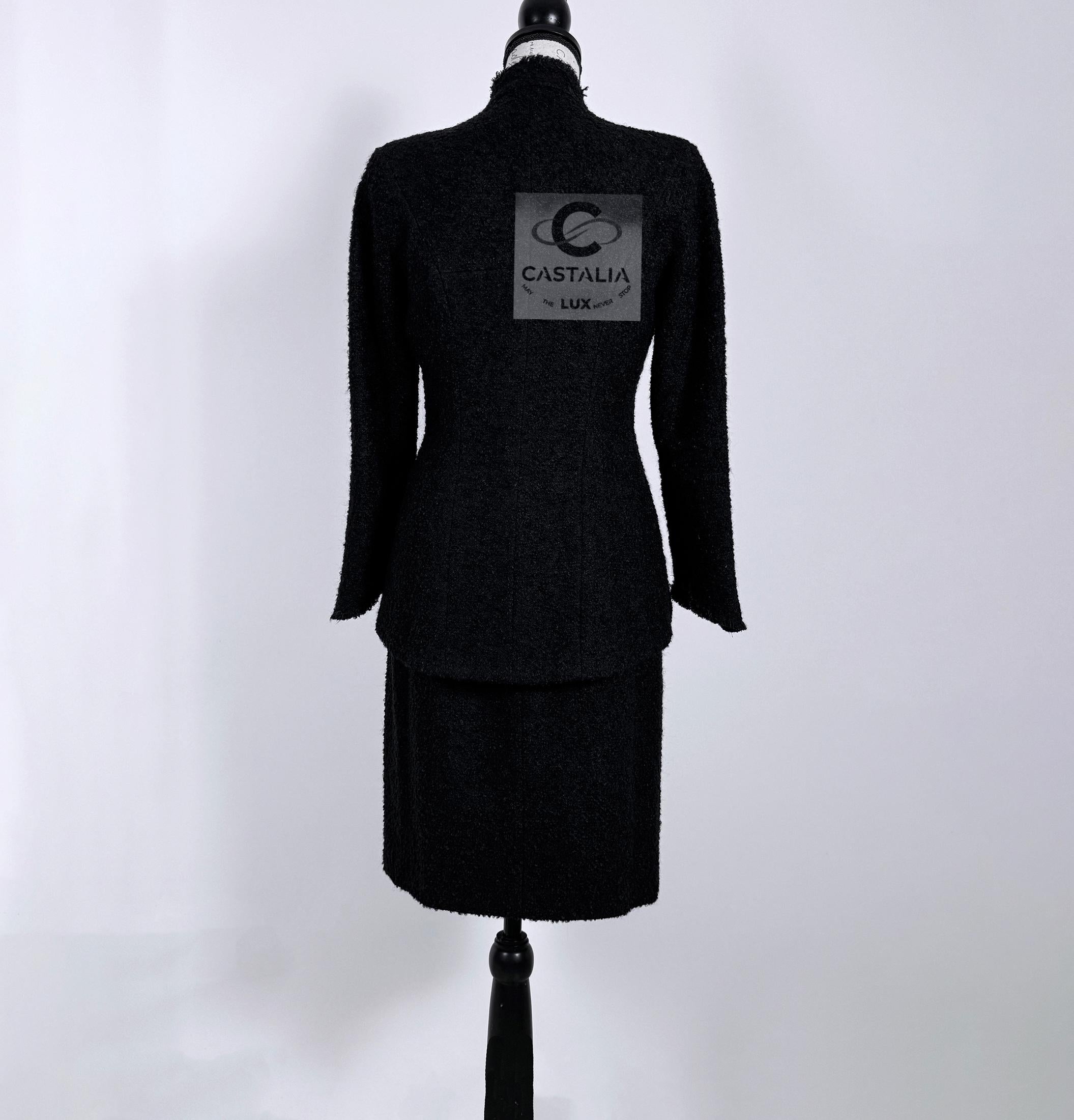 Chanel New Architectural Black Boucle Tweed Jacket 40 FR en vente 8