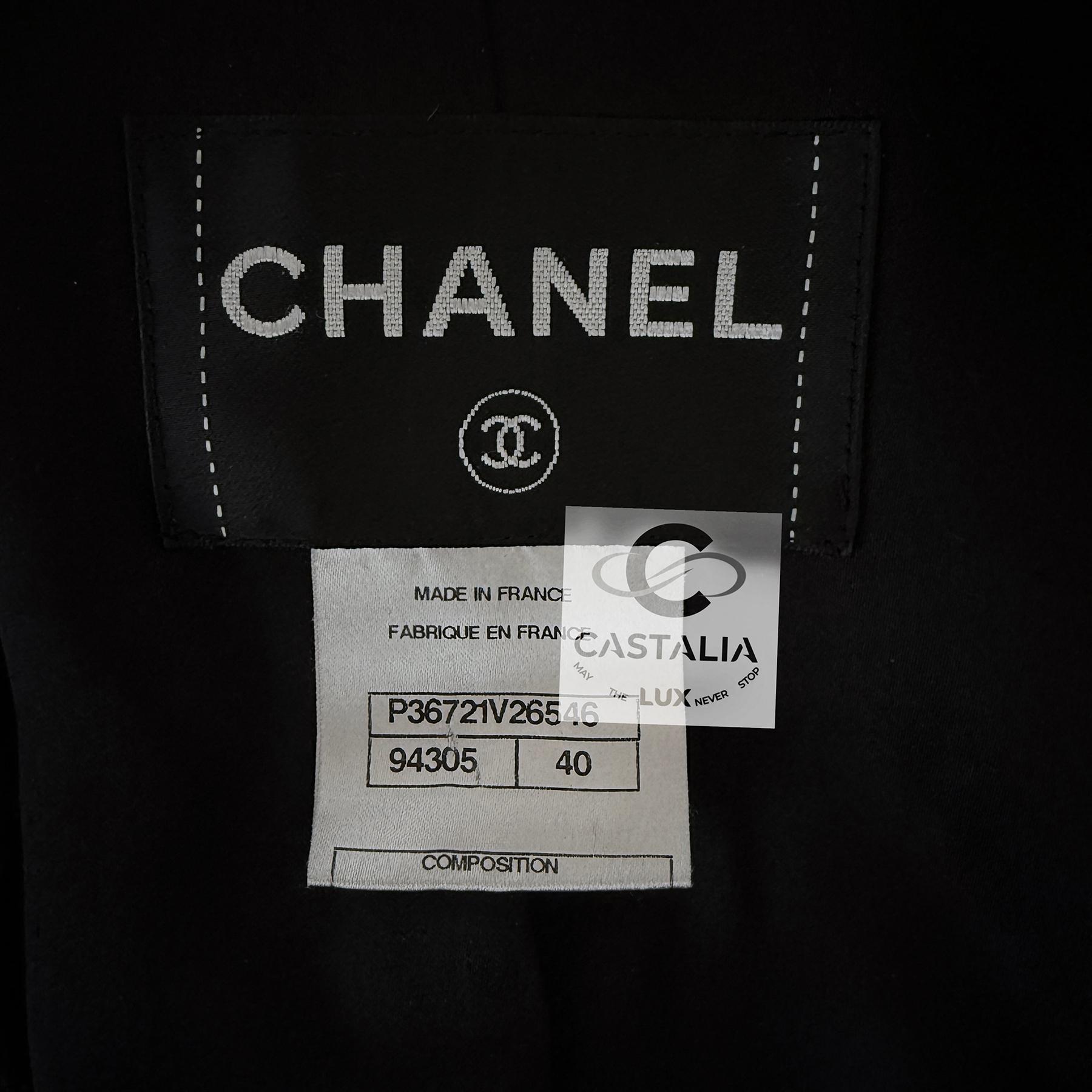 Chanel Nuova Giacca Architettonica in Boucle Tweed Nero 40 FR in vendita 9