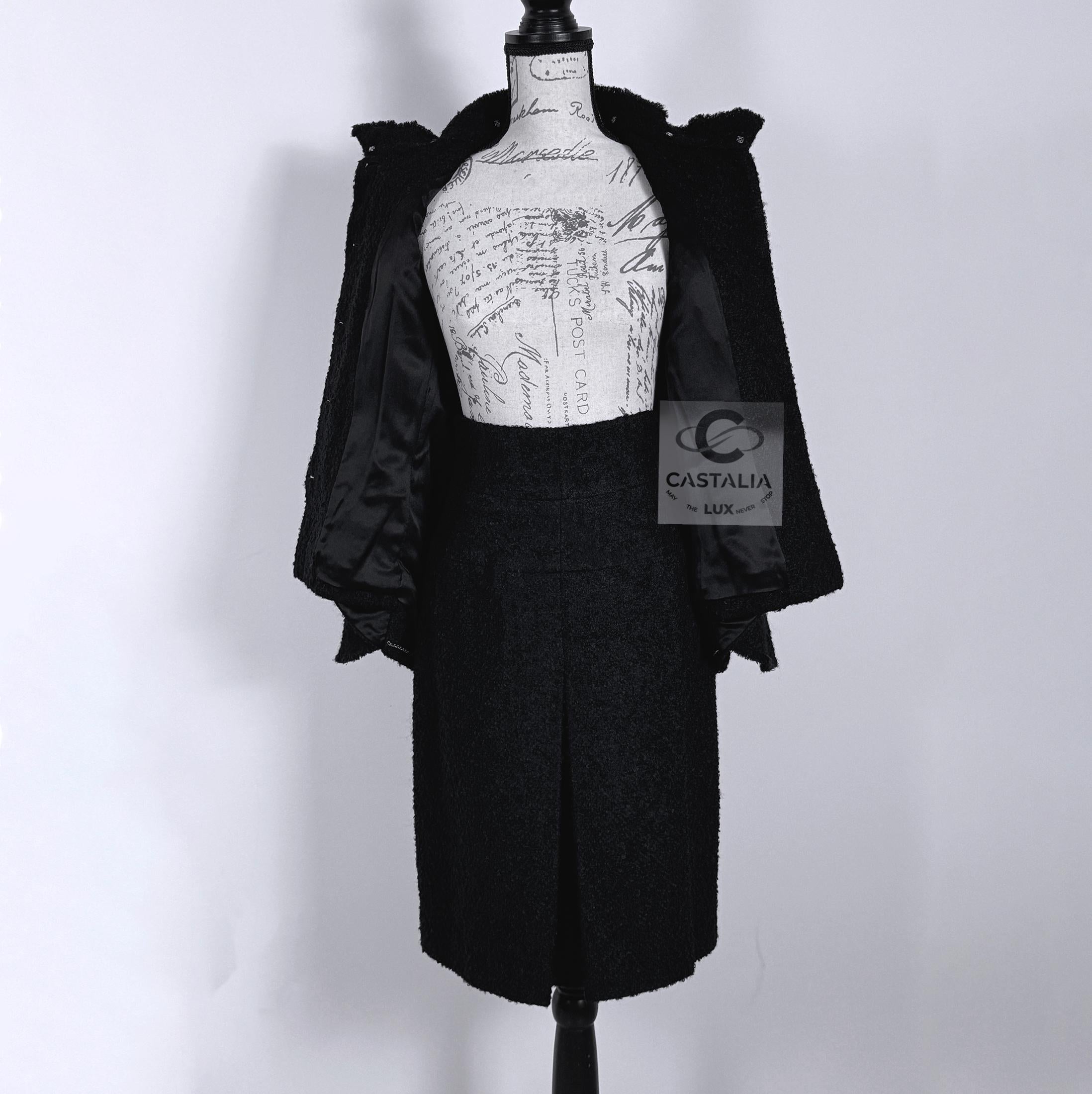 Chanel New Architectural Black Boucle Tweed Jacket 40 FR en vente 10