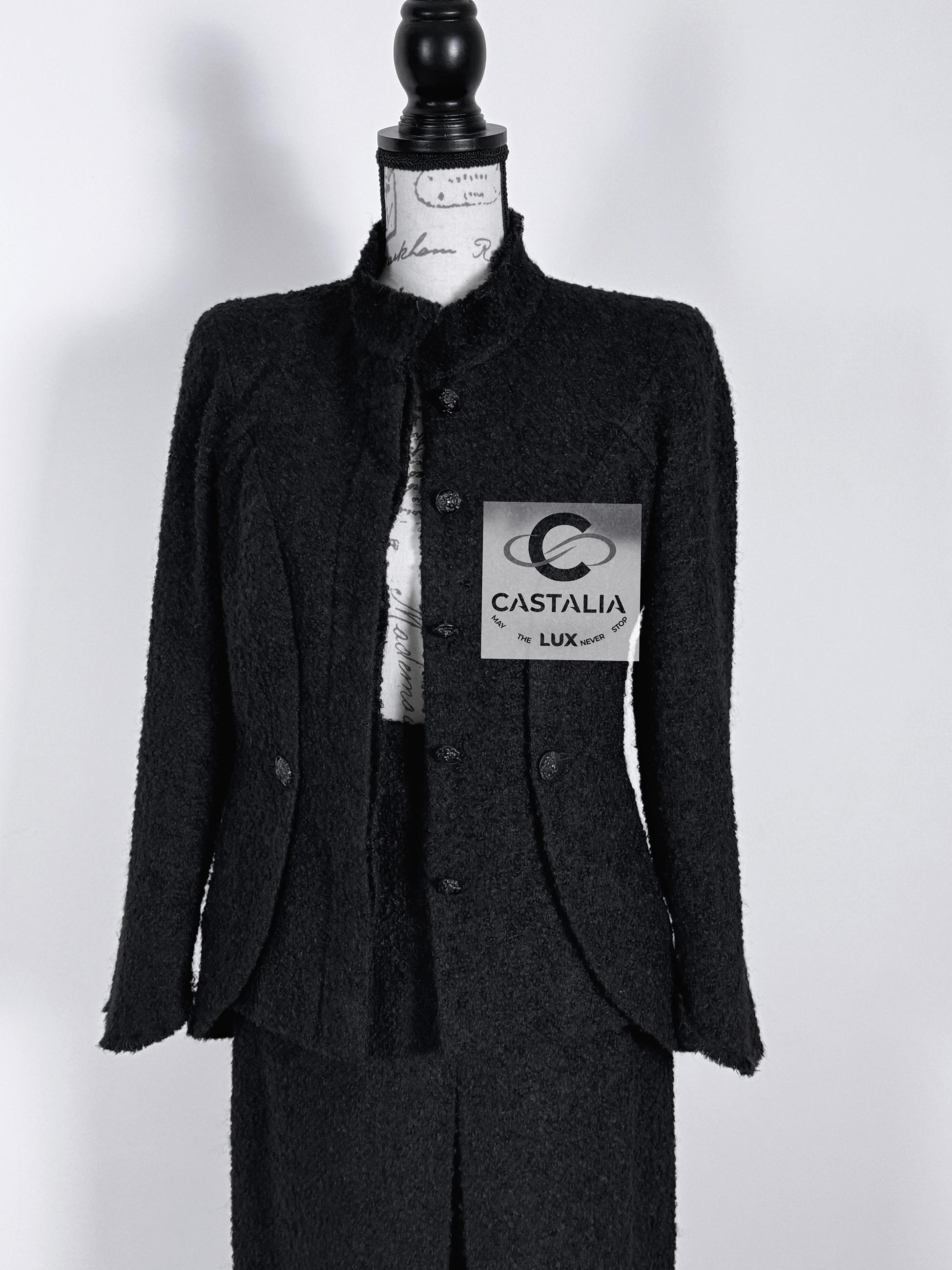 Chanel Nuova Giacca Architettonica in Boucle Tweed Nero 40 FR in vendita 1