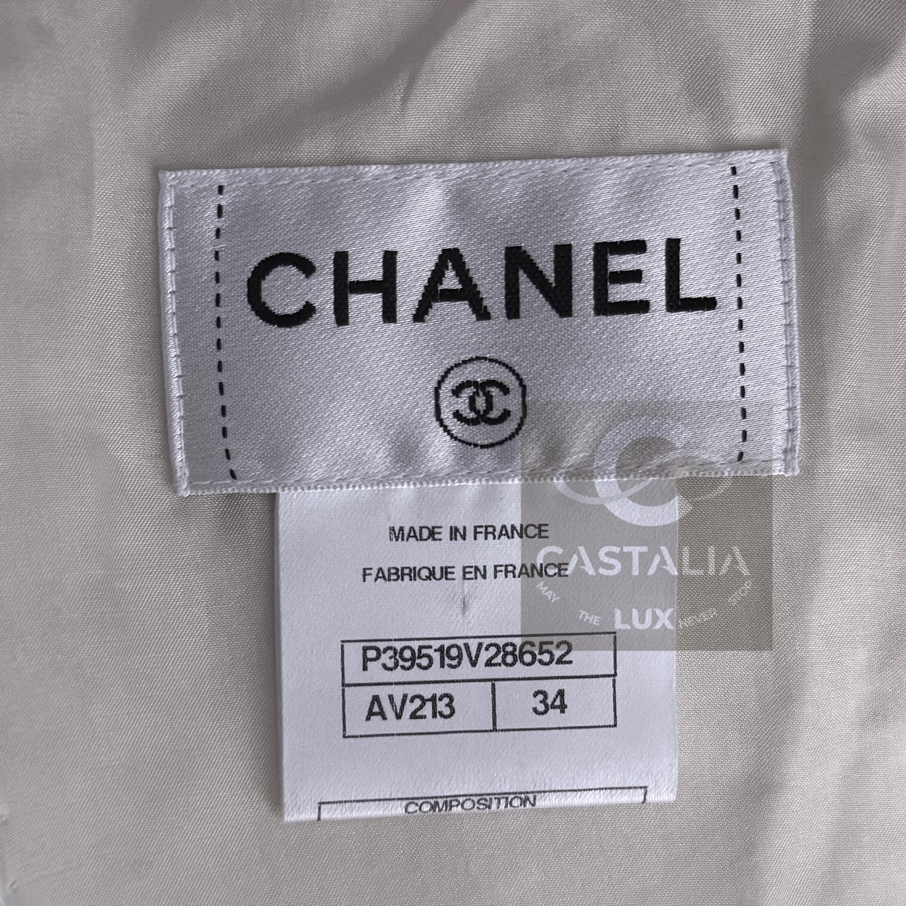 CHANEL New ARCTIC Collection Icone Robe en tweed frangé 34 FR en vente 12
