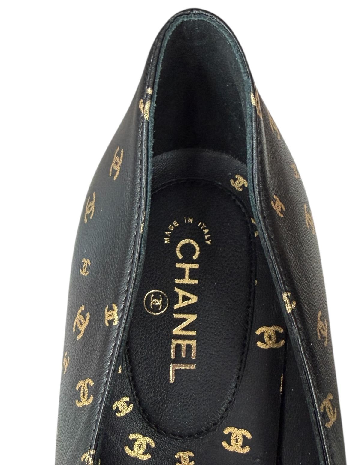 Chanel NUEVO Bombas de tacón alto con estampado CC negro sz 39.5 en venta 2