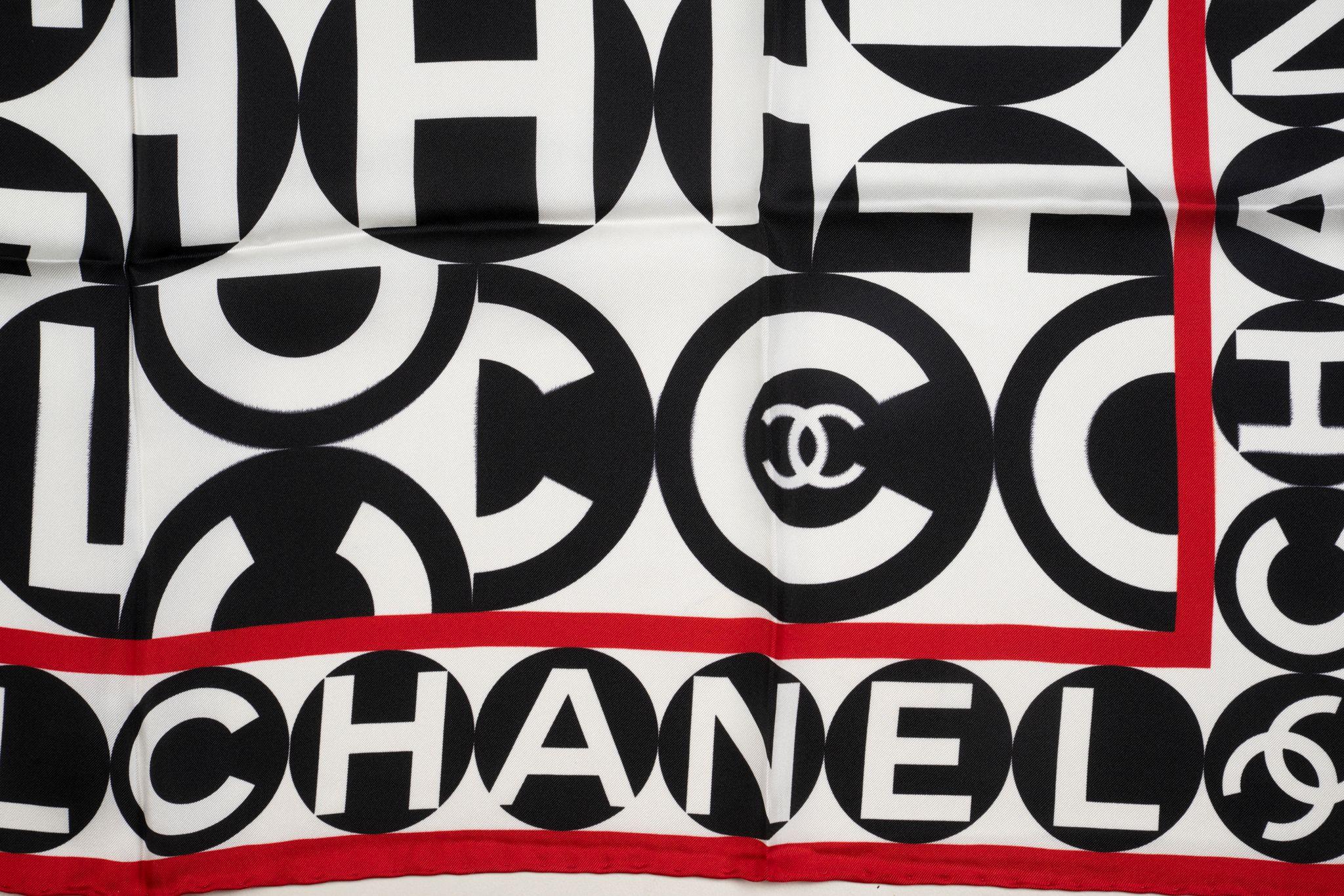 Chanel New Black Foulard en Soie Scarf In New Condition For Sale In West Hollywood, CA