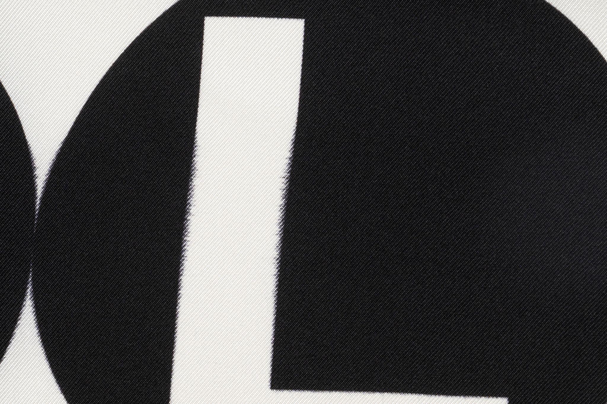 Chanel New Black Foulard en Soie Scarf For Sale 1