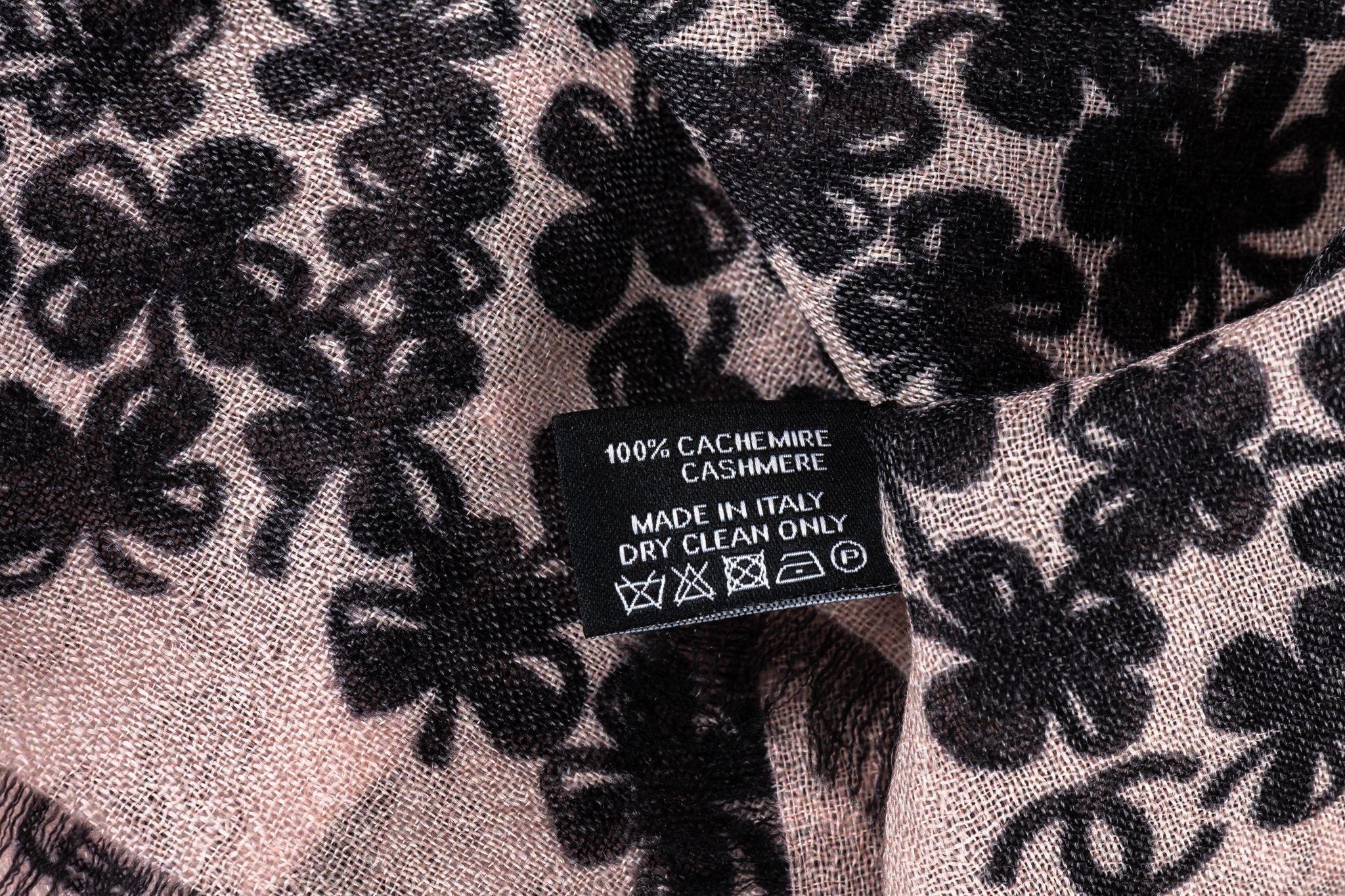 Chanel Neuer schwarzer rosafarbener Kaschmirschal (Braun)