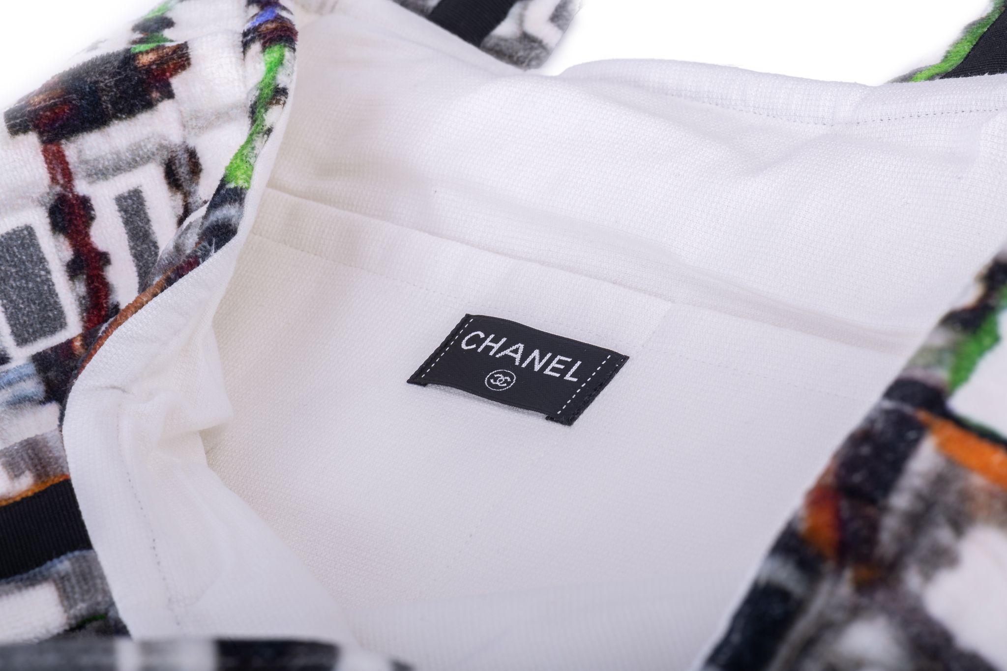 Chanel Neue schwarz-weiße Terry-Stofftasche im Angebot 1