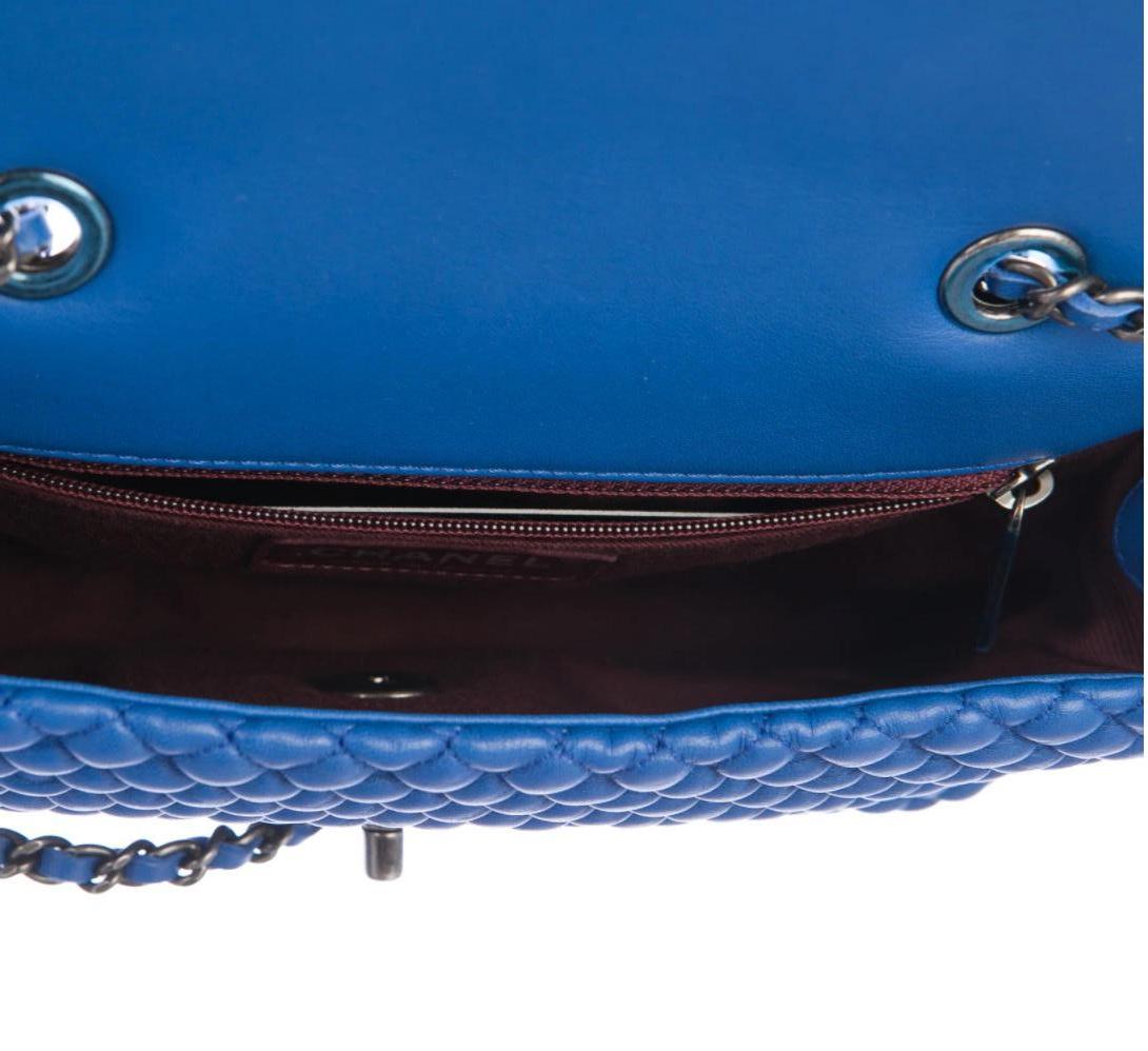 Women's Chanel NEW Blue Bubble Leather Gunmetal Medium Evening Shoulder Flap Bag For Sale