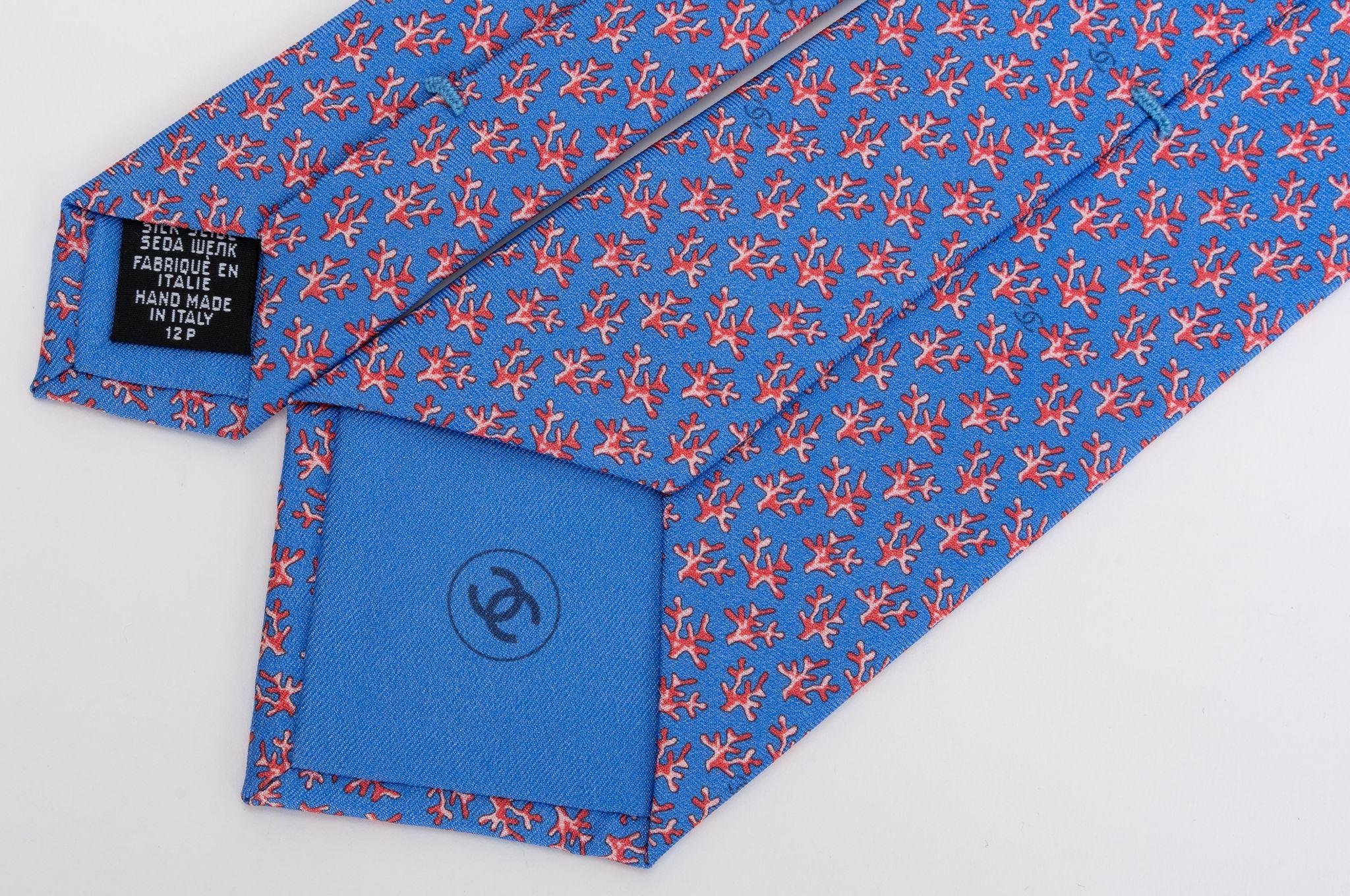 Chanel New Blue Coral Branch Cravate en soie Pour hommes en vente