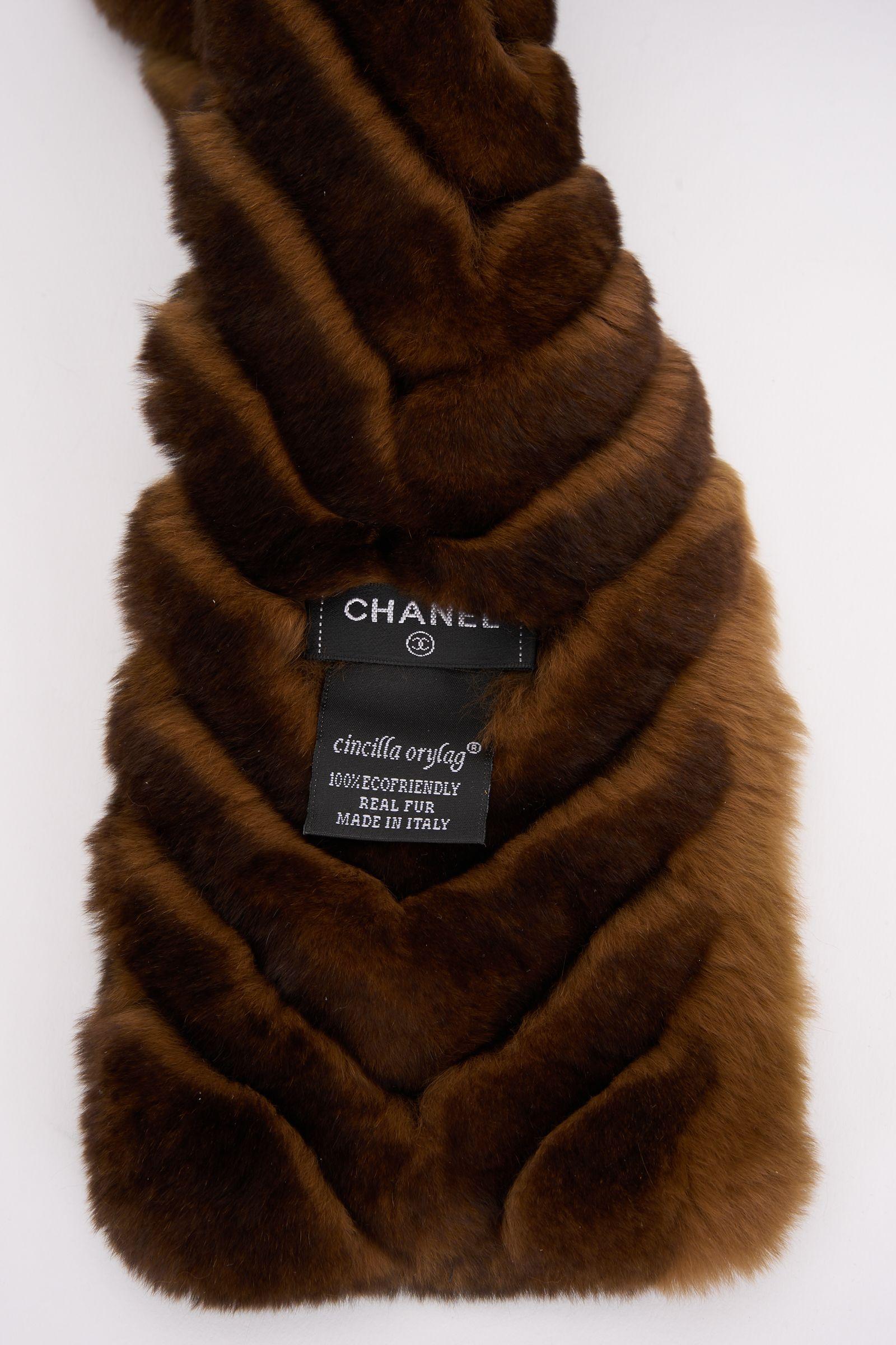 Chanel Nueva Bufanda Marrón Chinchilla Orylag en Nuevo estado para la venta en West Hollywood, CA