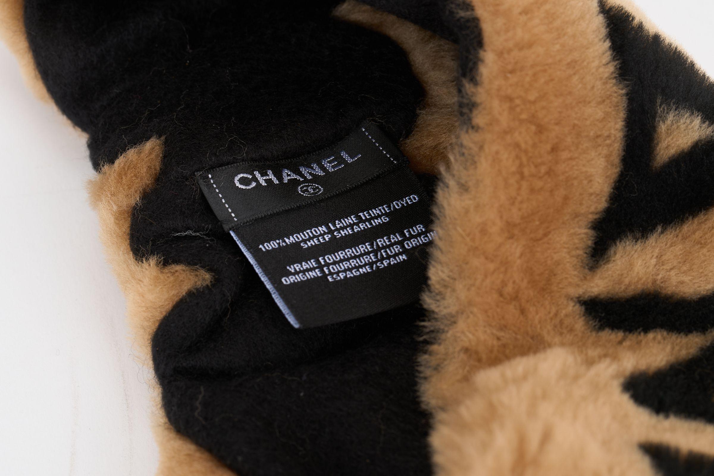 Chanel New Caramel Black Shearling Headband In New Condition In West Hollywood, CA