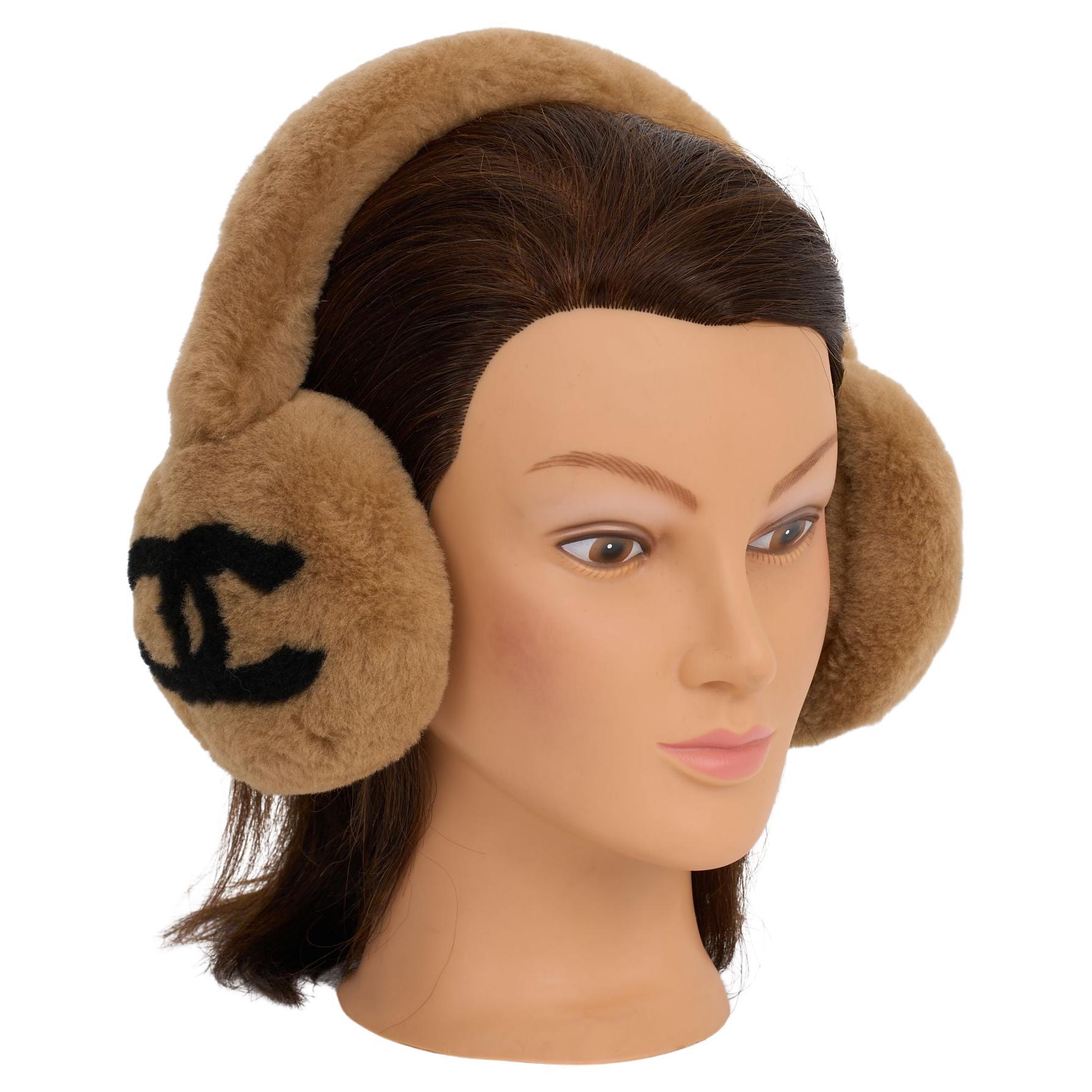 Chanel New Caramel Shearling Earmuffs (cache-oreilles en shearling)