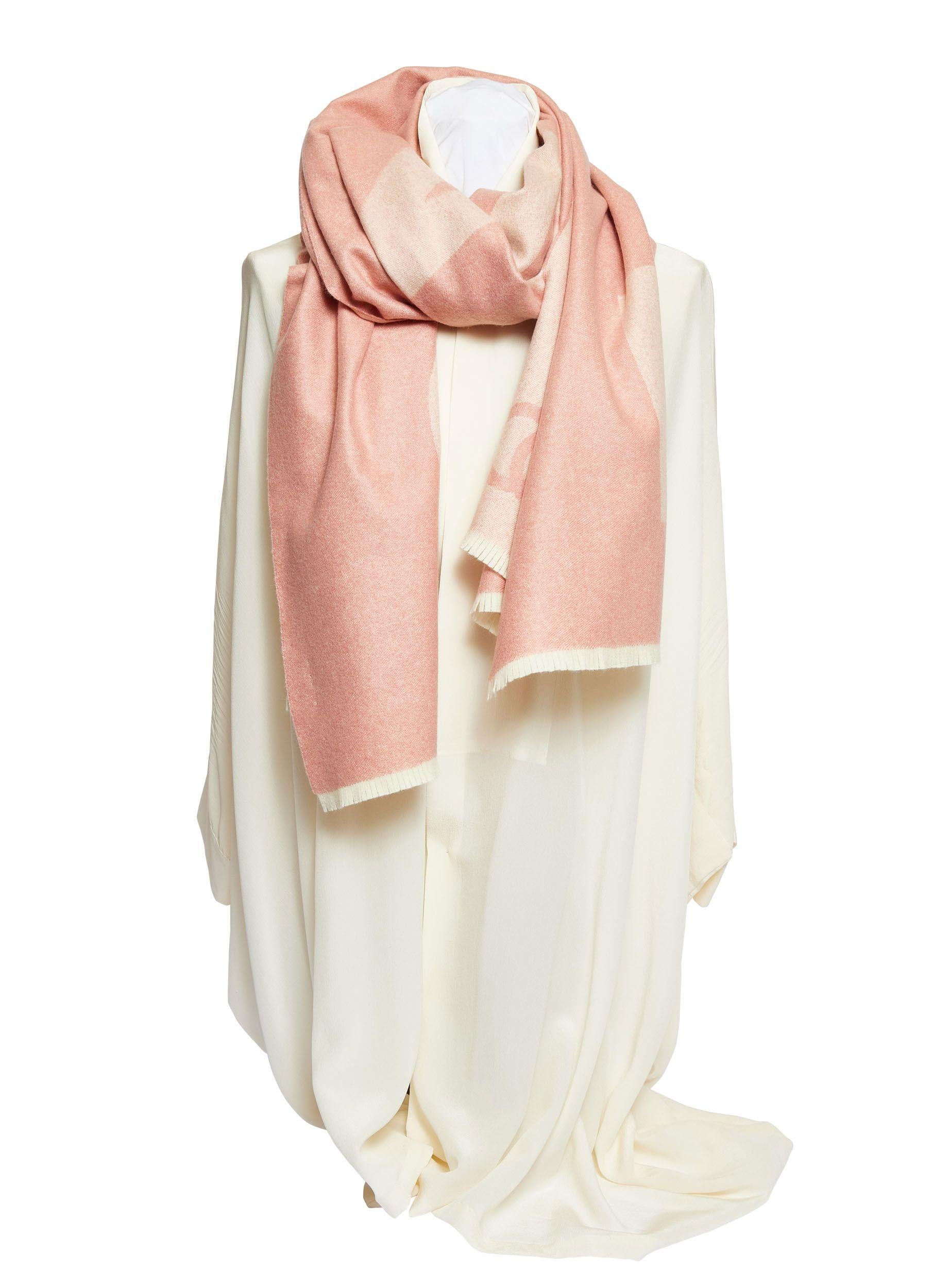 Women's or Men's Chanel New Cashmere And Silk Pink And White Scarf