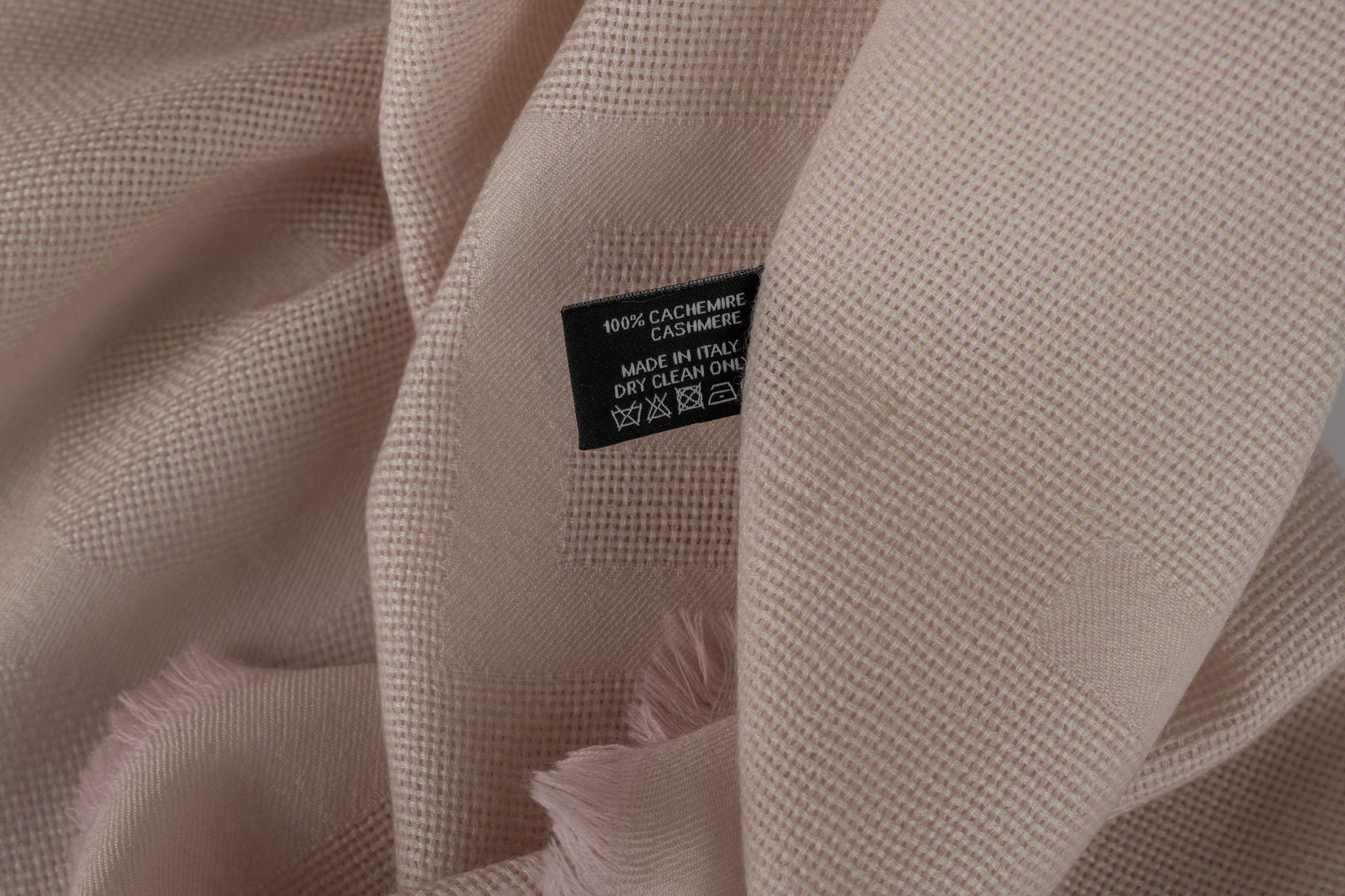 Chanel New Cashmere Powder Pink Shawl In New Condition For Sale In West Hollywood, CA