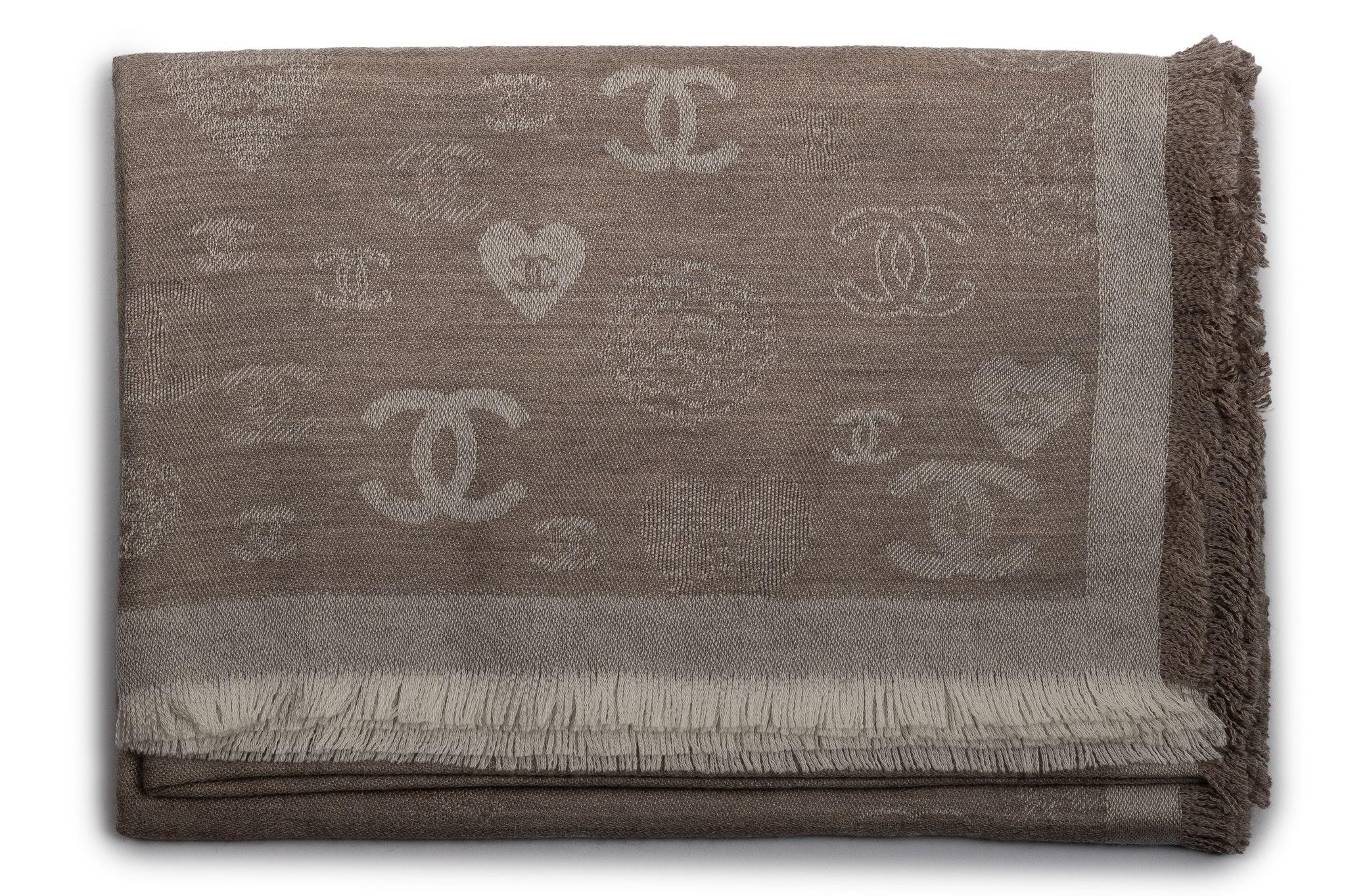 Chanel New Cashmere Shawl Beige In New Condition For Sale In West Hollywood, CA