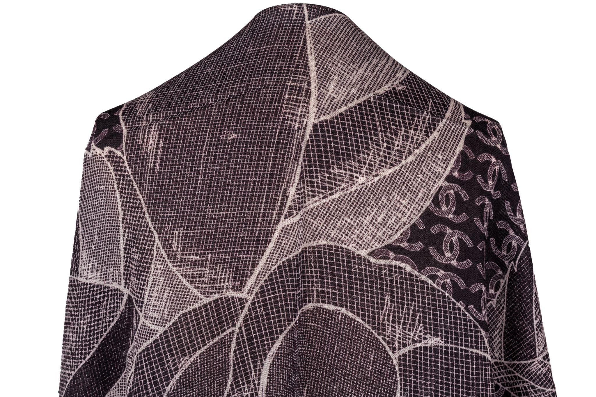 Chanel New Cashmere Shawl Black Camellia In New Condition For Sale In West Hollywood, CA