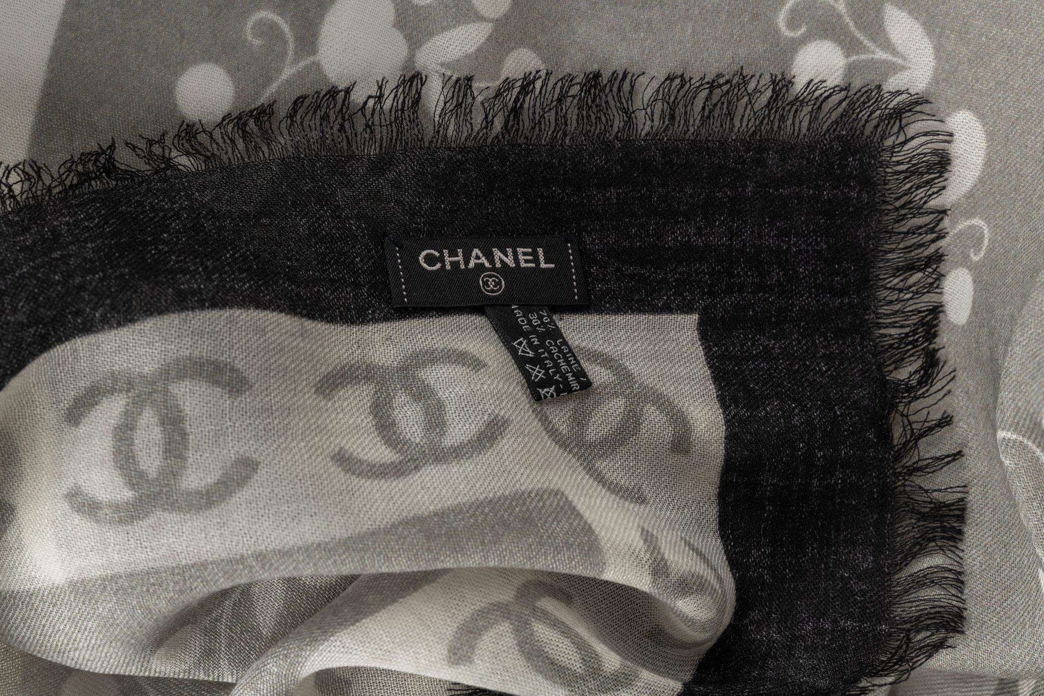 Women's Chanel New Cashmere Shawl Grey White For Sale