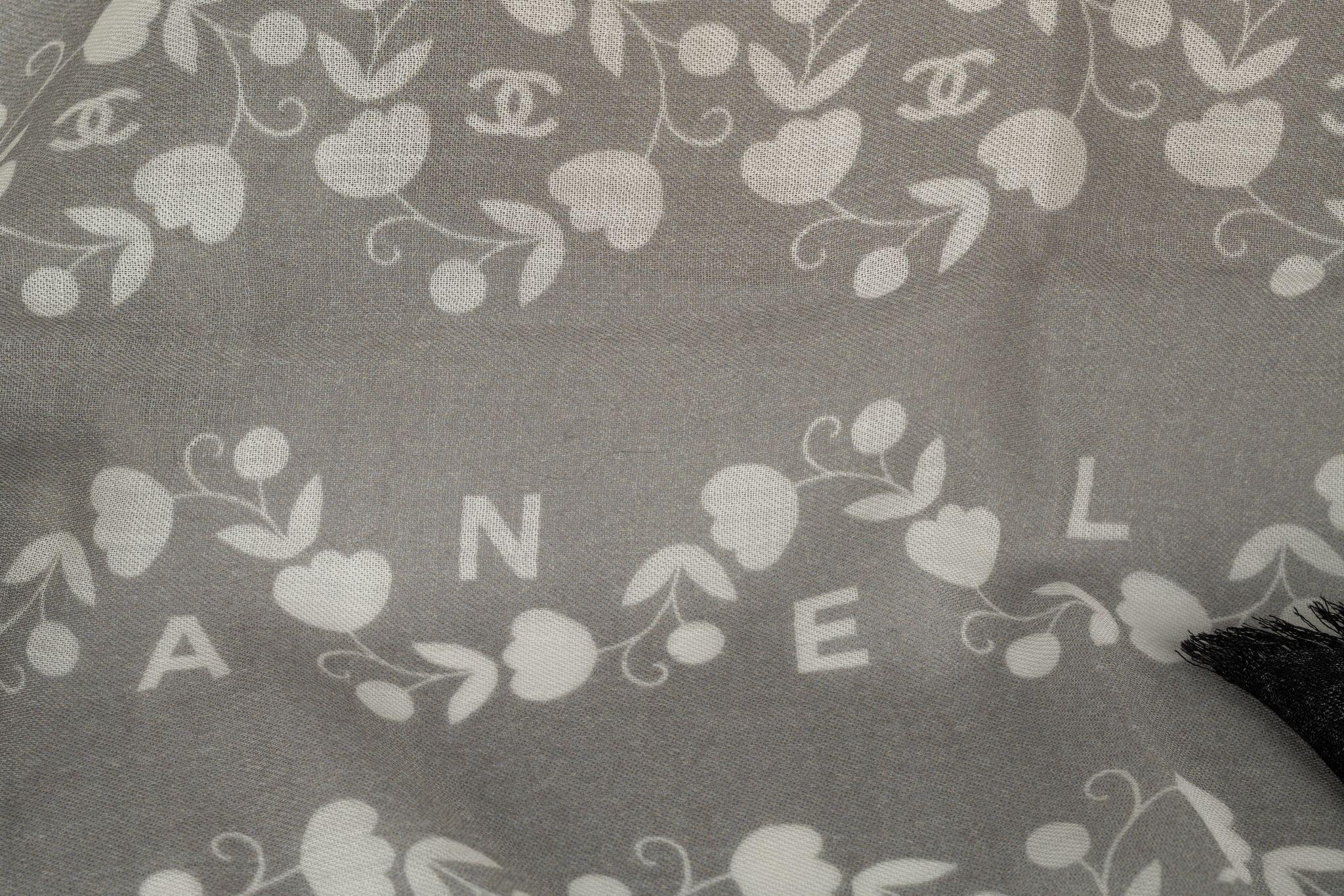 Chanel New Cashmere Shawl Grey White For Sale 1