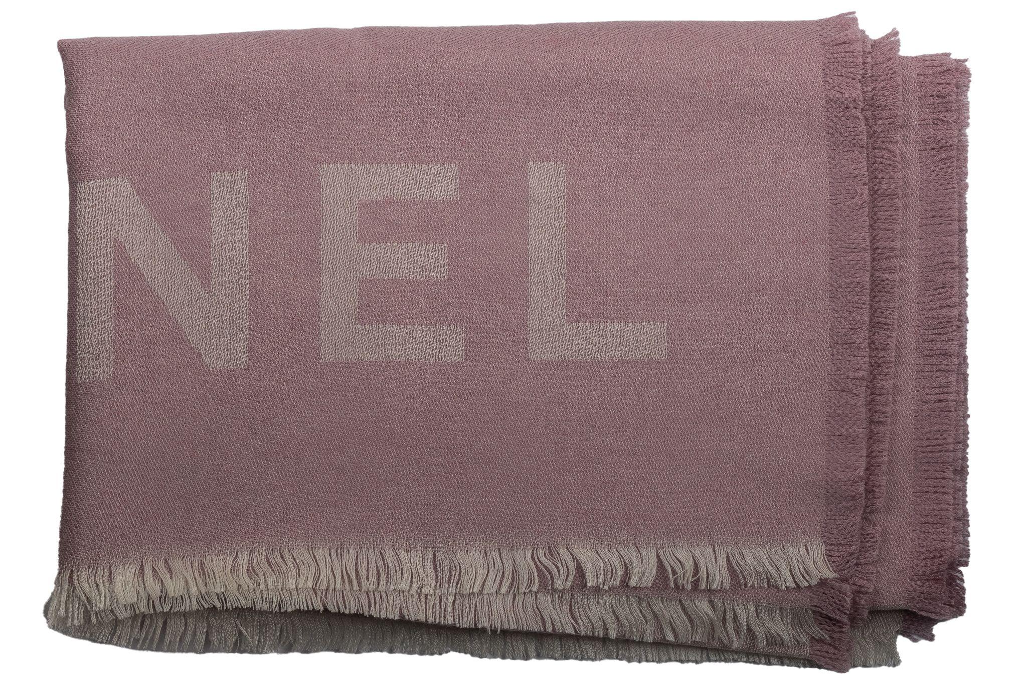 Chanel New Cashmere Shawl in Rosé In Excellent Condition For Sale In West Hollywood, CA