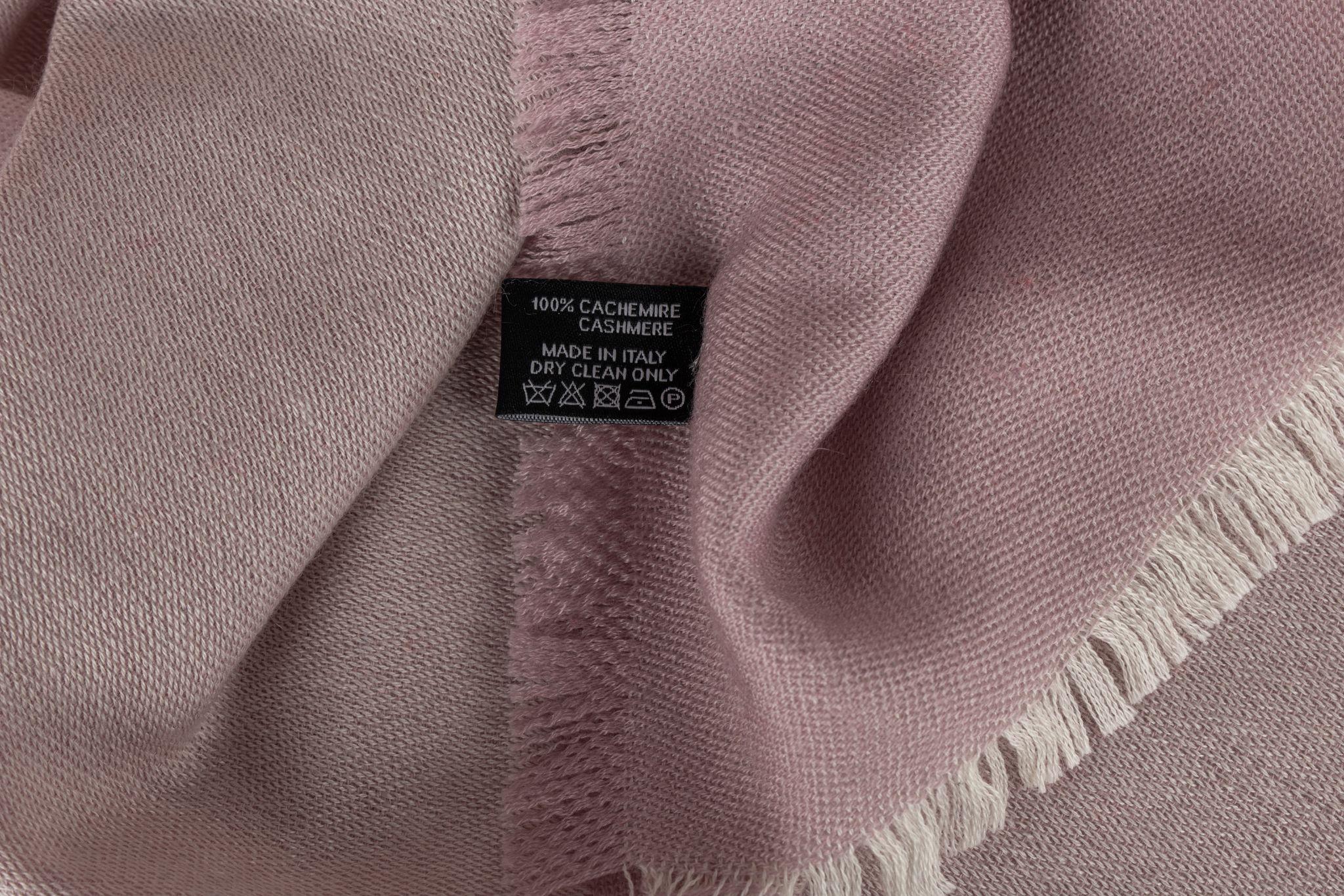 Chanel New Cashmere Shawl in Rosé For Sale 1