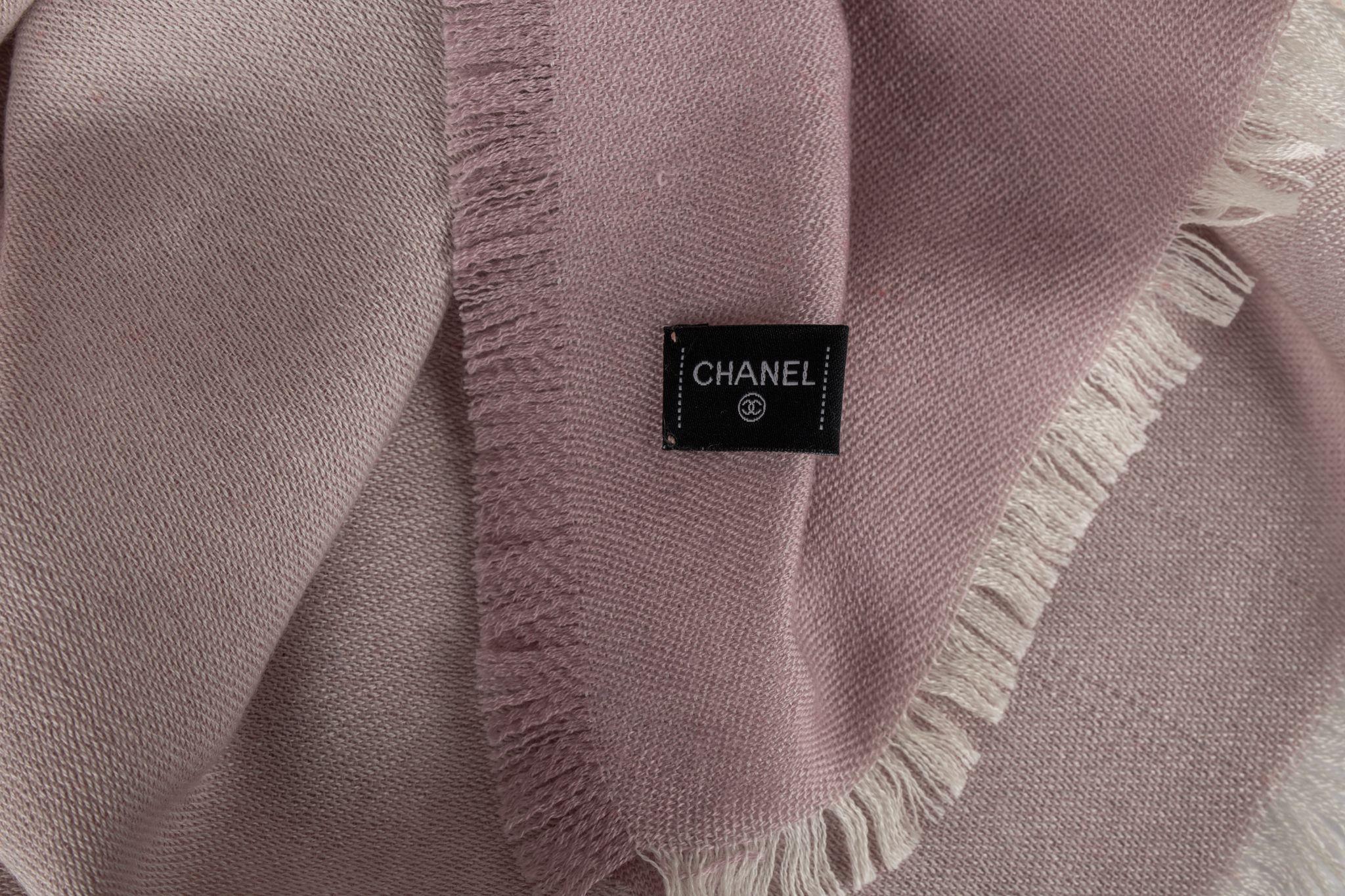 Chanel New Cashmere Shawl in Rosé For Sale 2