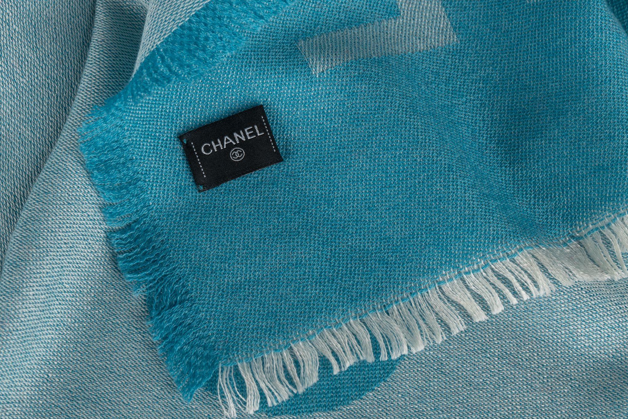 Chanel New Cashmere Shawl in Turquoise In Excellent Condition For Sale In West Hollywood, CA