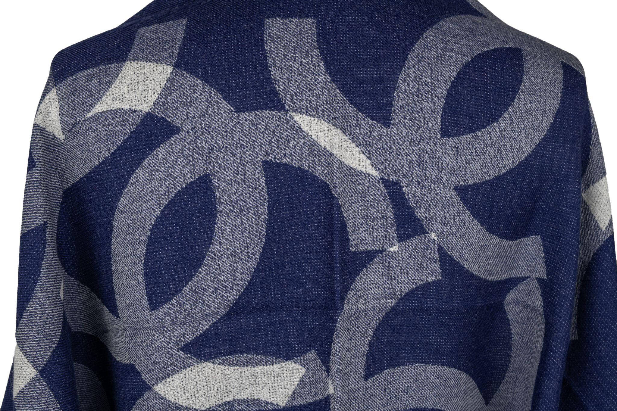 Chanel New Cashmere Shawl Navy In New Condition For Sale In West Hollywood, CA