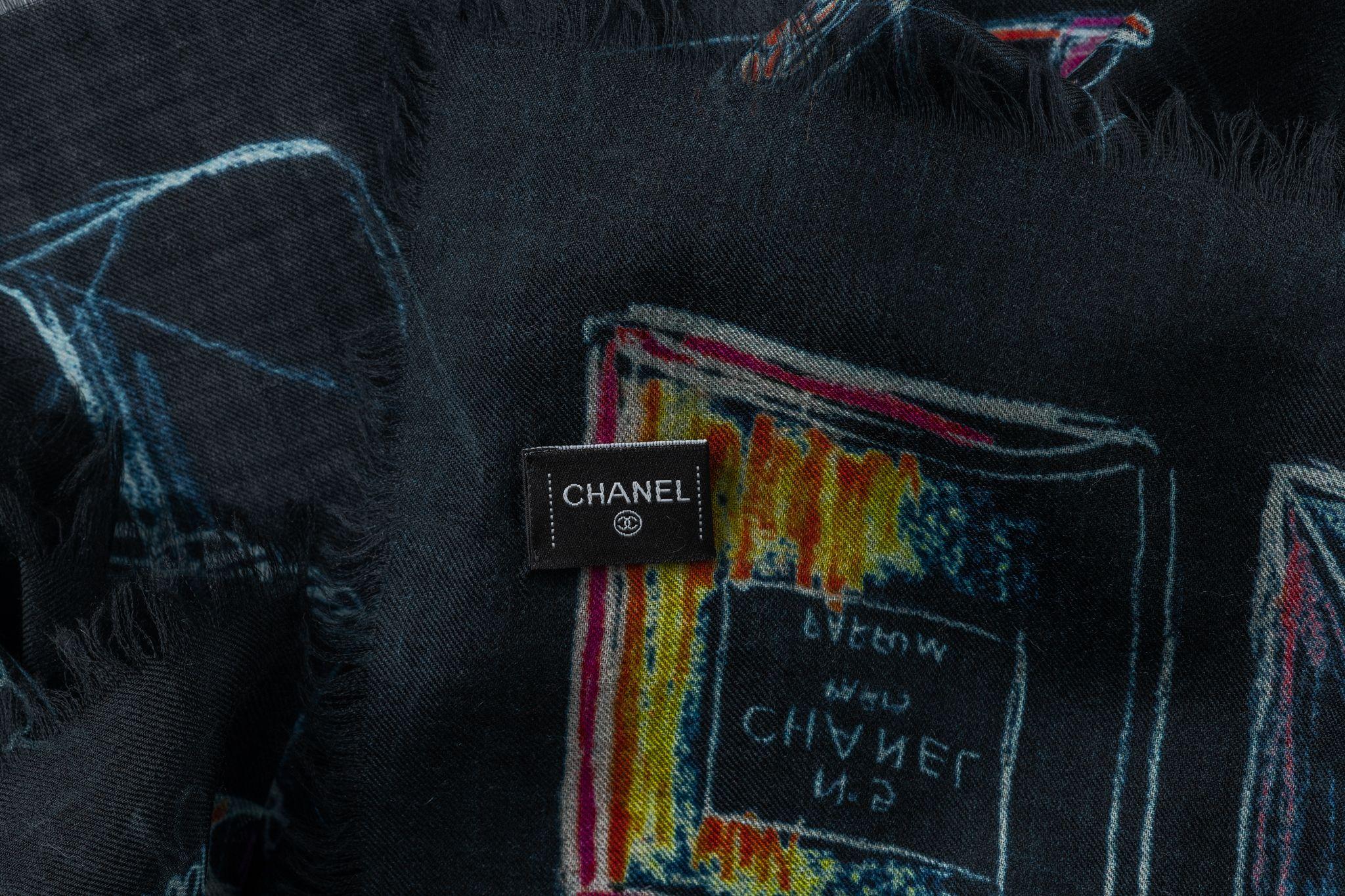 Chanel New Cashmere Shawl Navy Icons In New Condition For Sale In West Hollywood, CA