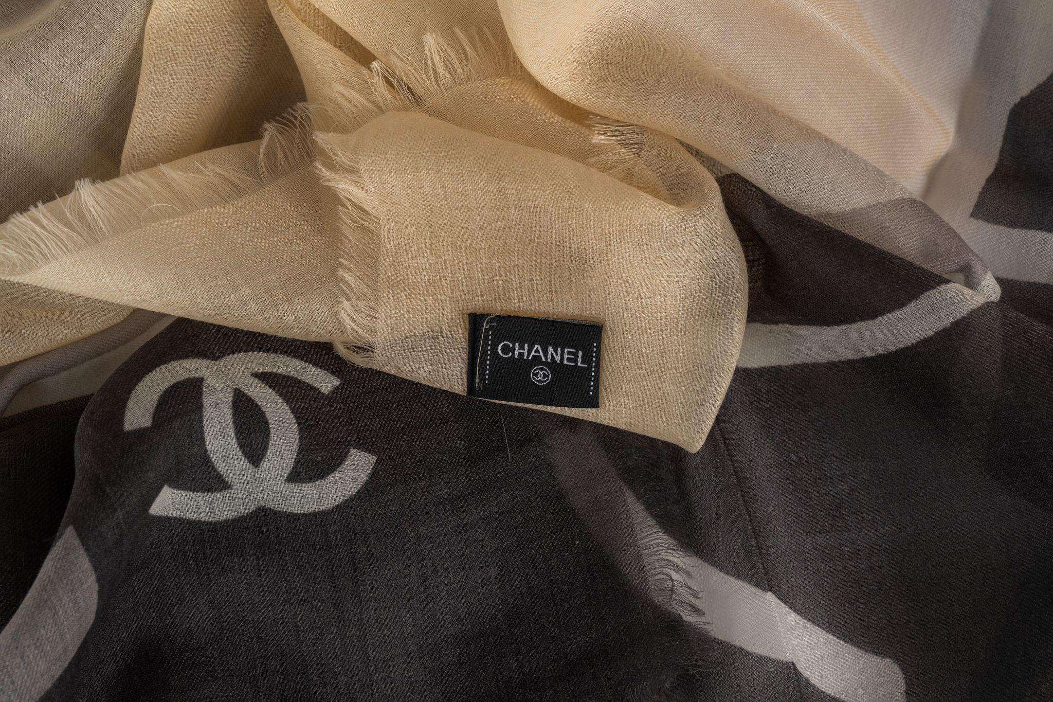 Chanel Neuer Kaschmirschal Pop Art Damen im Angebot