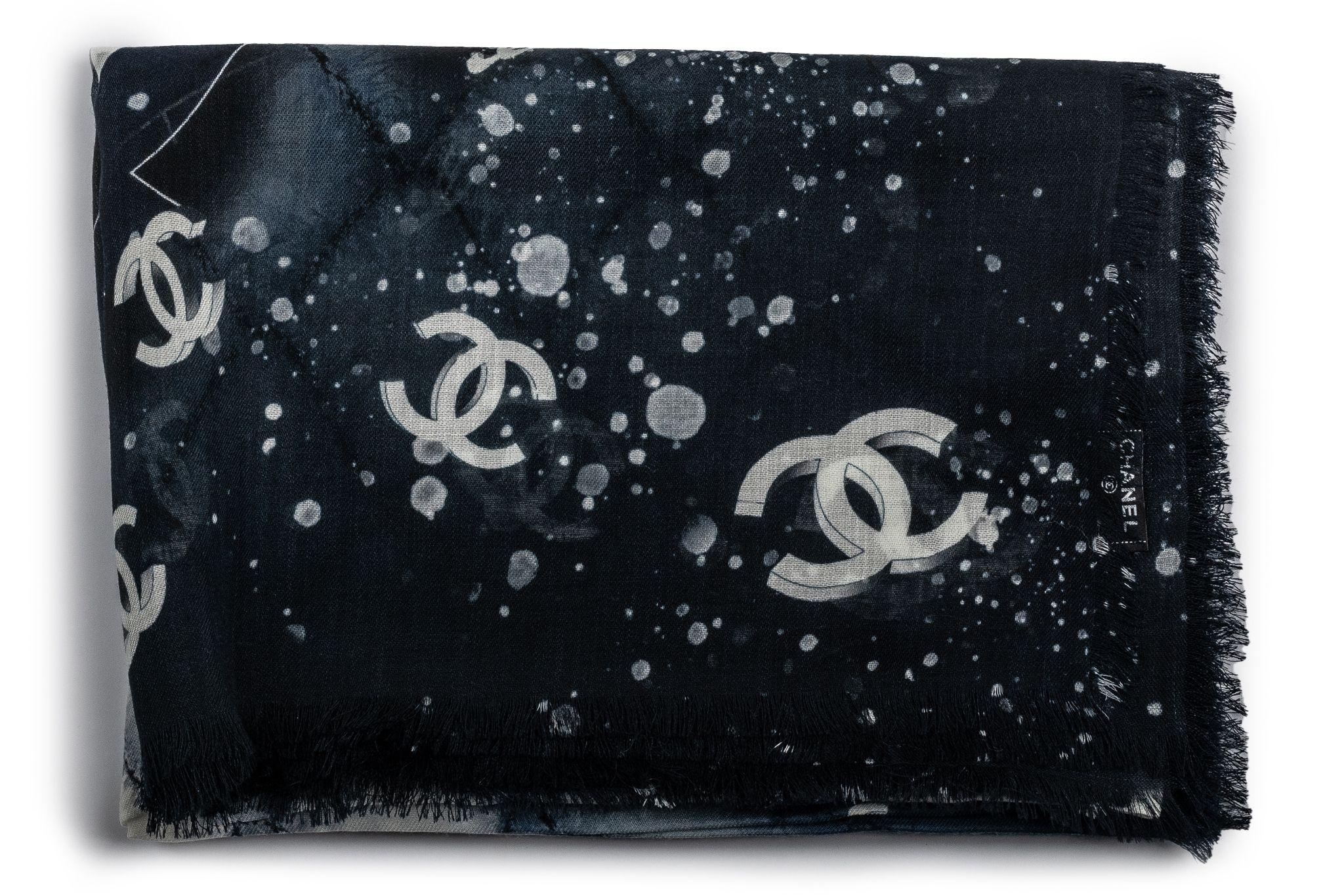 Chanel New Cashmere Space Shawl In New Condition For Sale In West Hollywood, CA