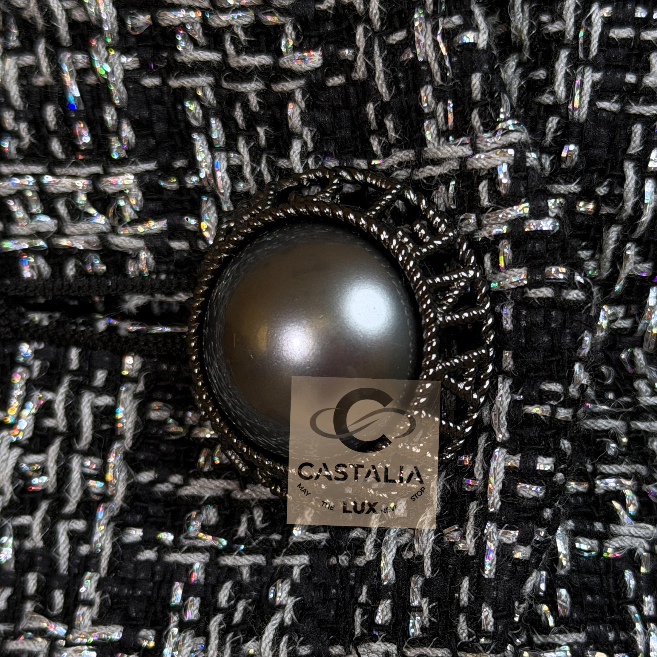 Chanel New CC Buttons Giacca in tweed nero lucido 34 FR in vendita 5