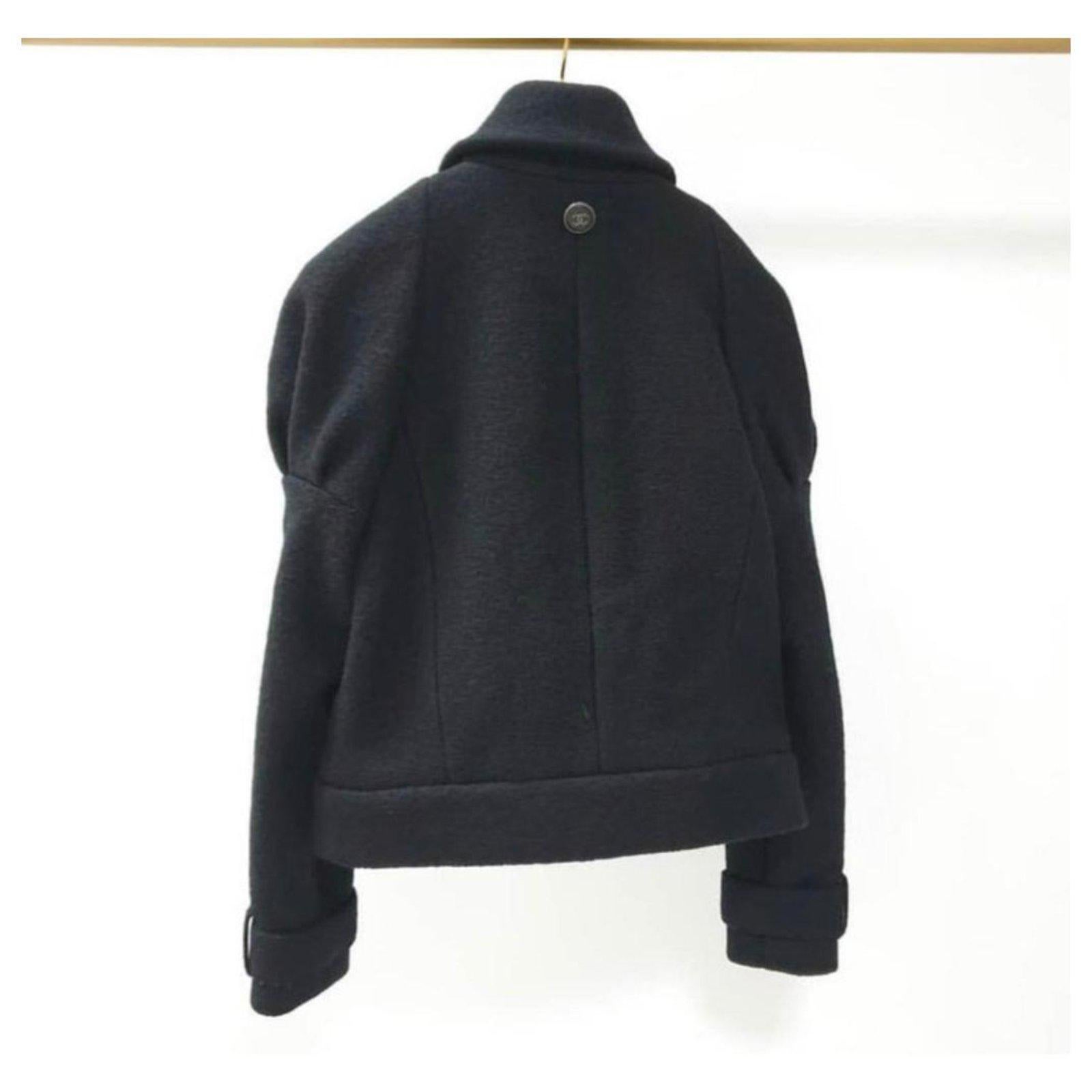 Chanel New CC Knöpfe Schwarz Tweed Jacke im Angebot 2