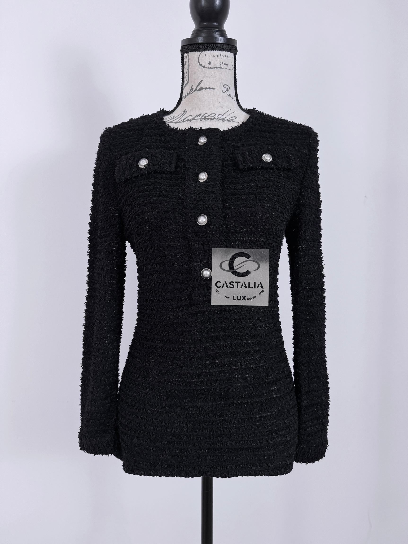 Chanel New CC Buttons Black Tweed Jumper 40 FR In New Condition For Sale In Dubai, AE
