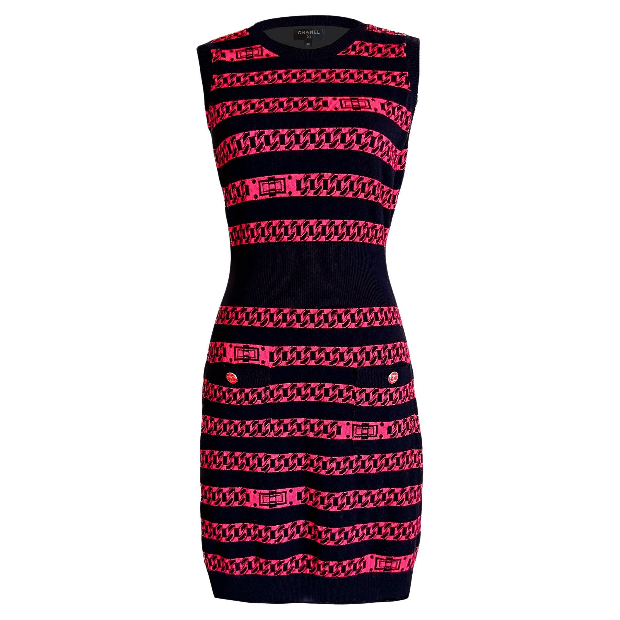 Chanel Nuevo CC Botones Cadena Eslabón Vestido Cachemira 40 FR en venta