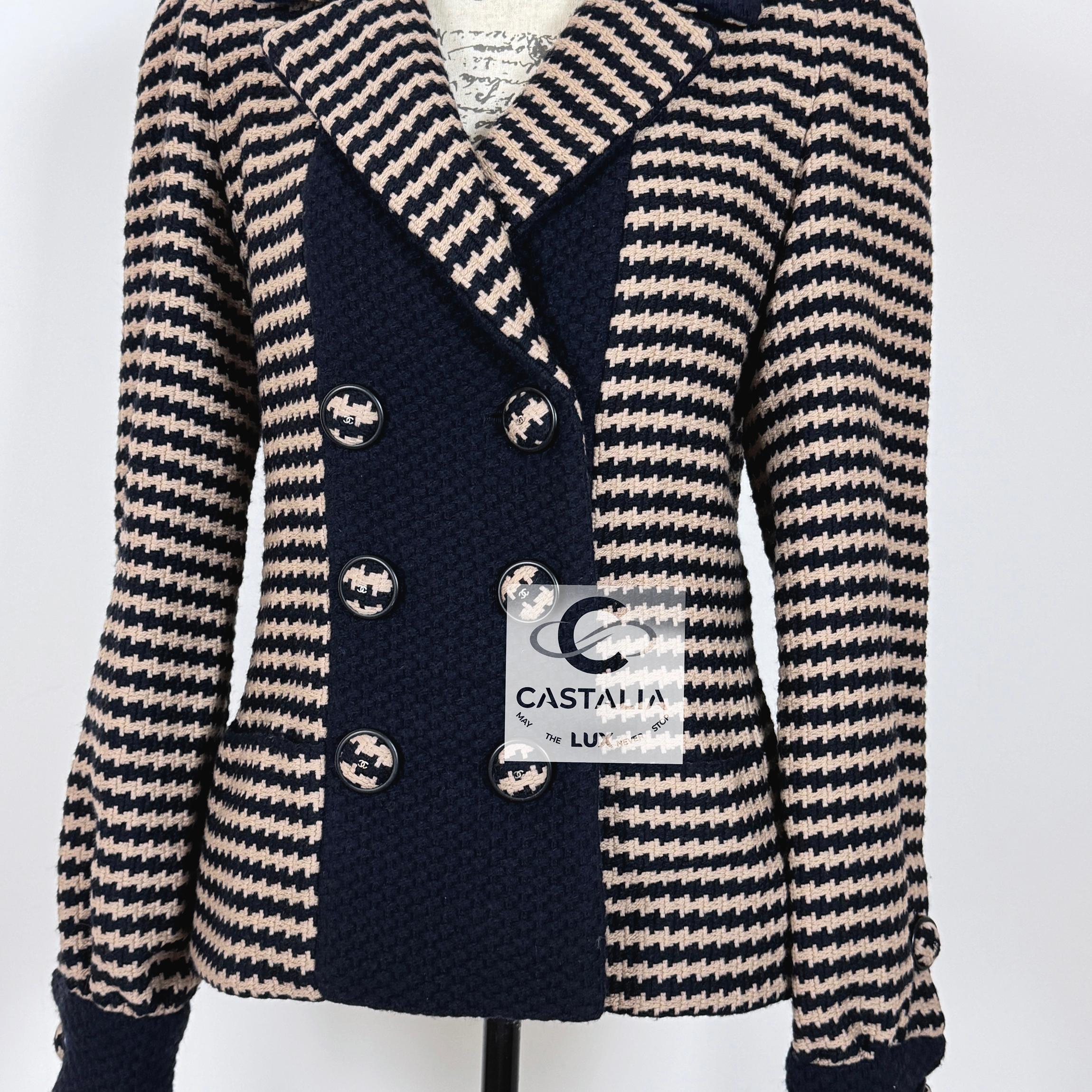 Chanel New CC Buttons Houndstooth Tweed Jacket 40 FR in vendita 2