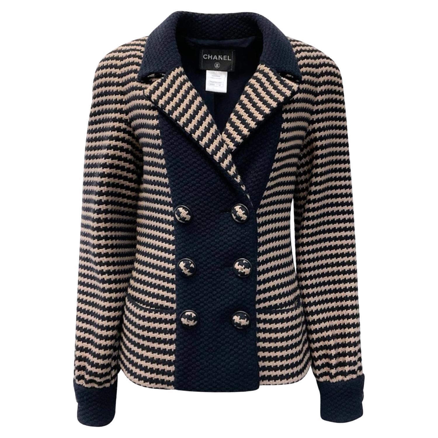 Chanel New CC Buttons Houndstooth Tweed Jacket 40 FR in vendita