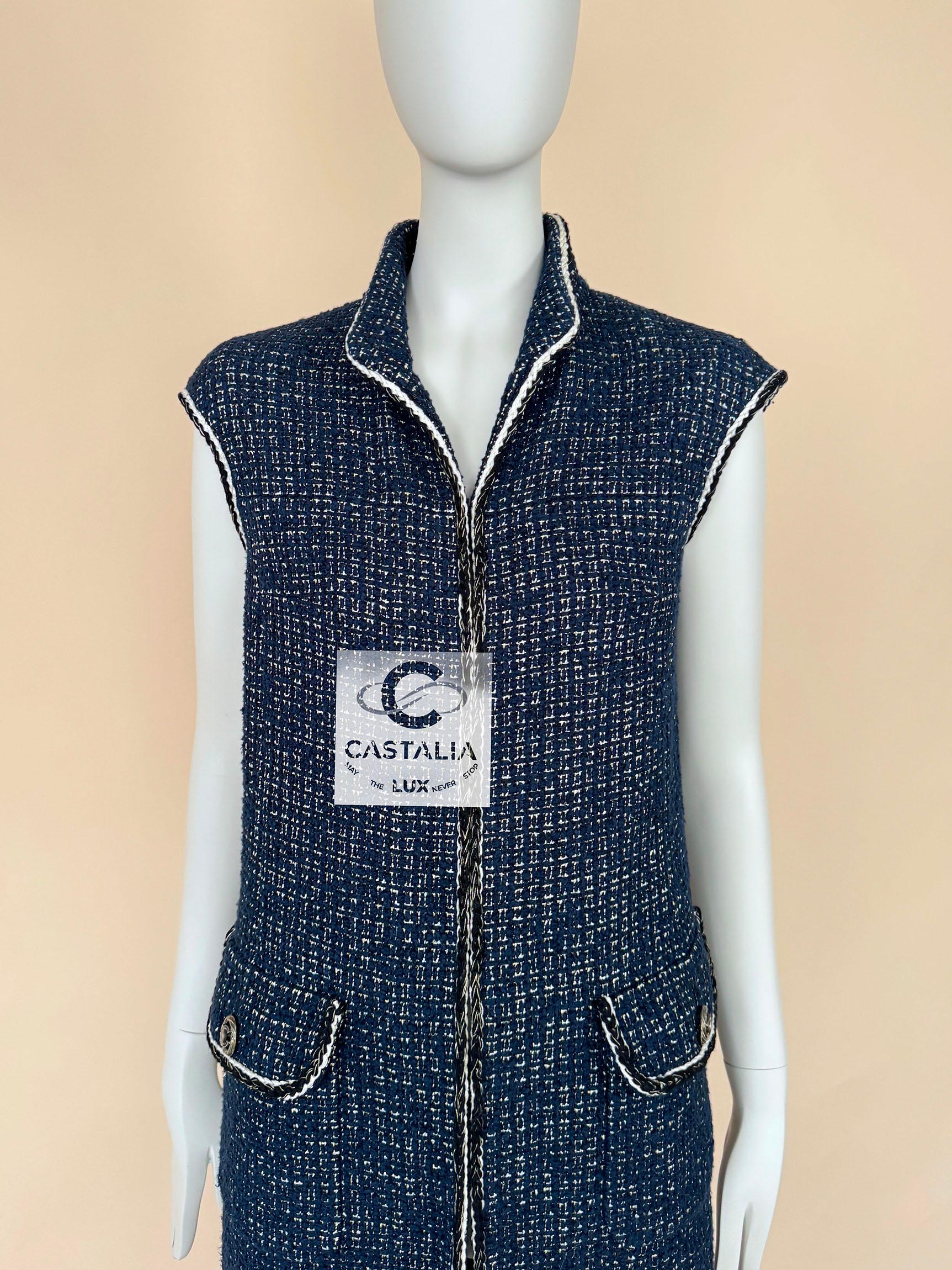Chanel New CC Buttons Iridescent Tweed Jacket Vest 34 FR In New Condition For Sale In Dubai, AE