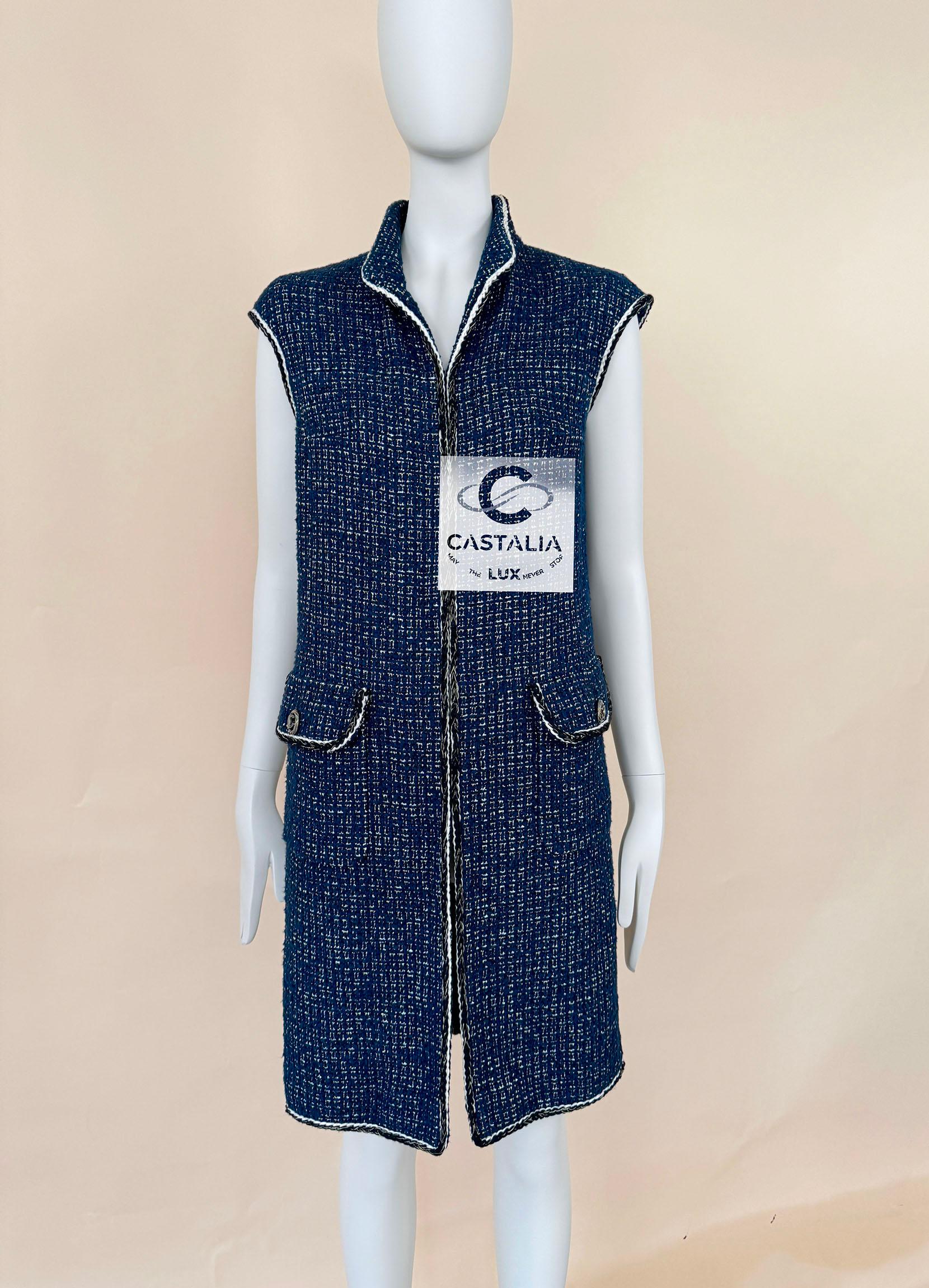 Chanel New CC Buttons Iridescent Tweed Jacket Vest 34 FR For Sale 3