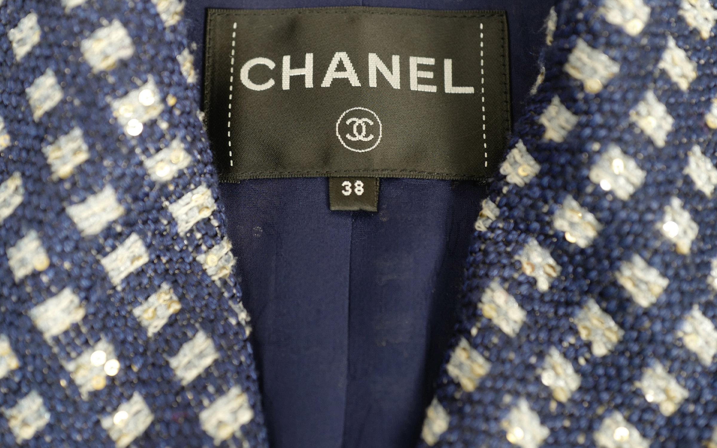 Chanel New CC Buttons Lesage Tweed Jacket en vente 6