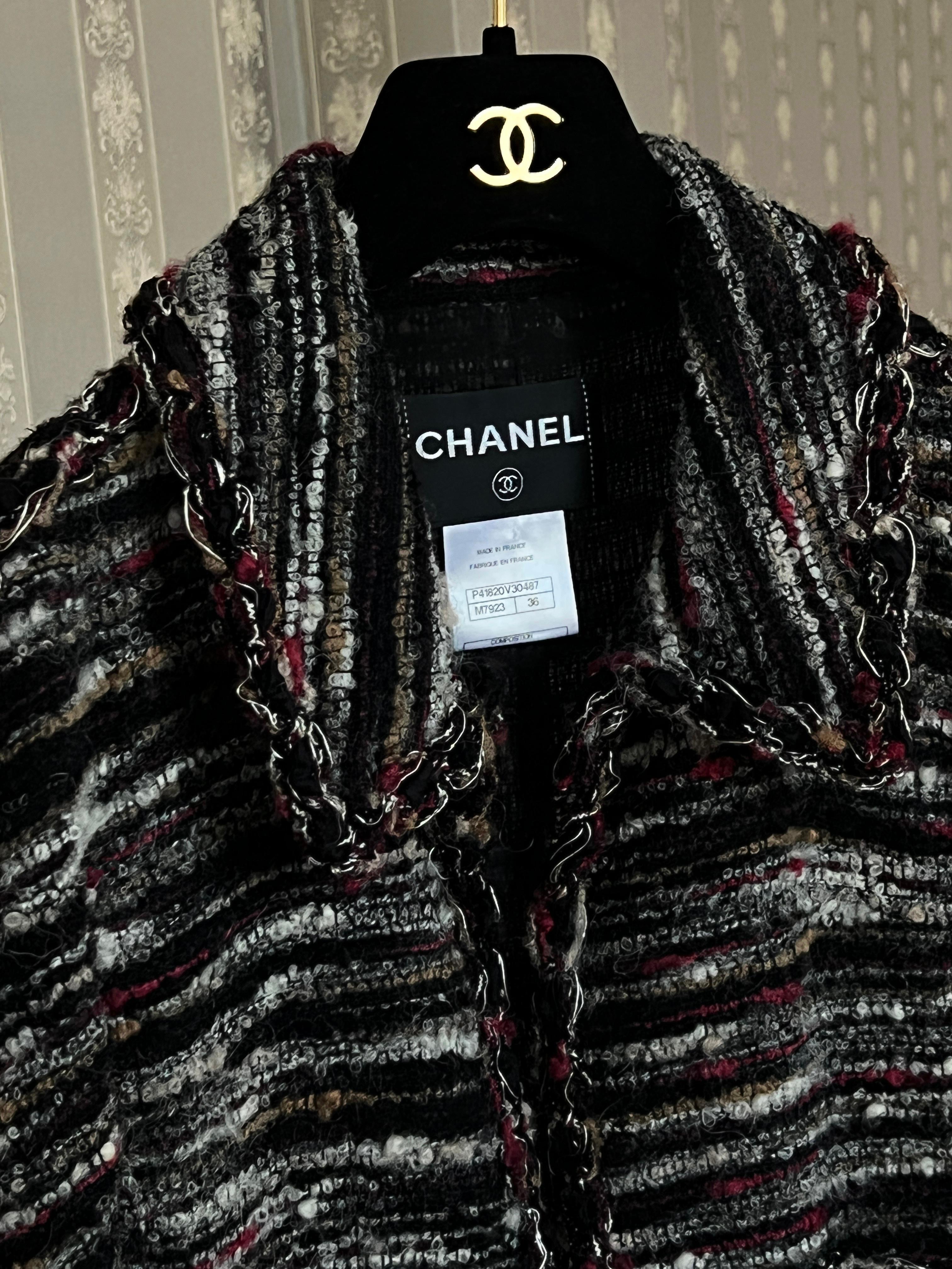 Veste Chanel Nouveau CC boutons en tweed 5