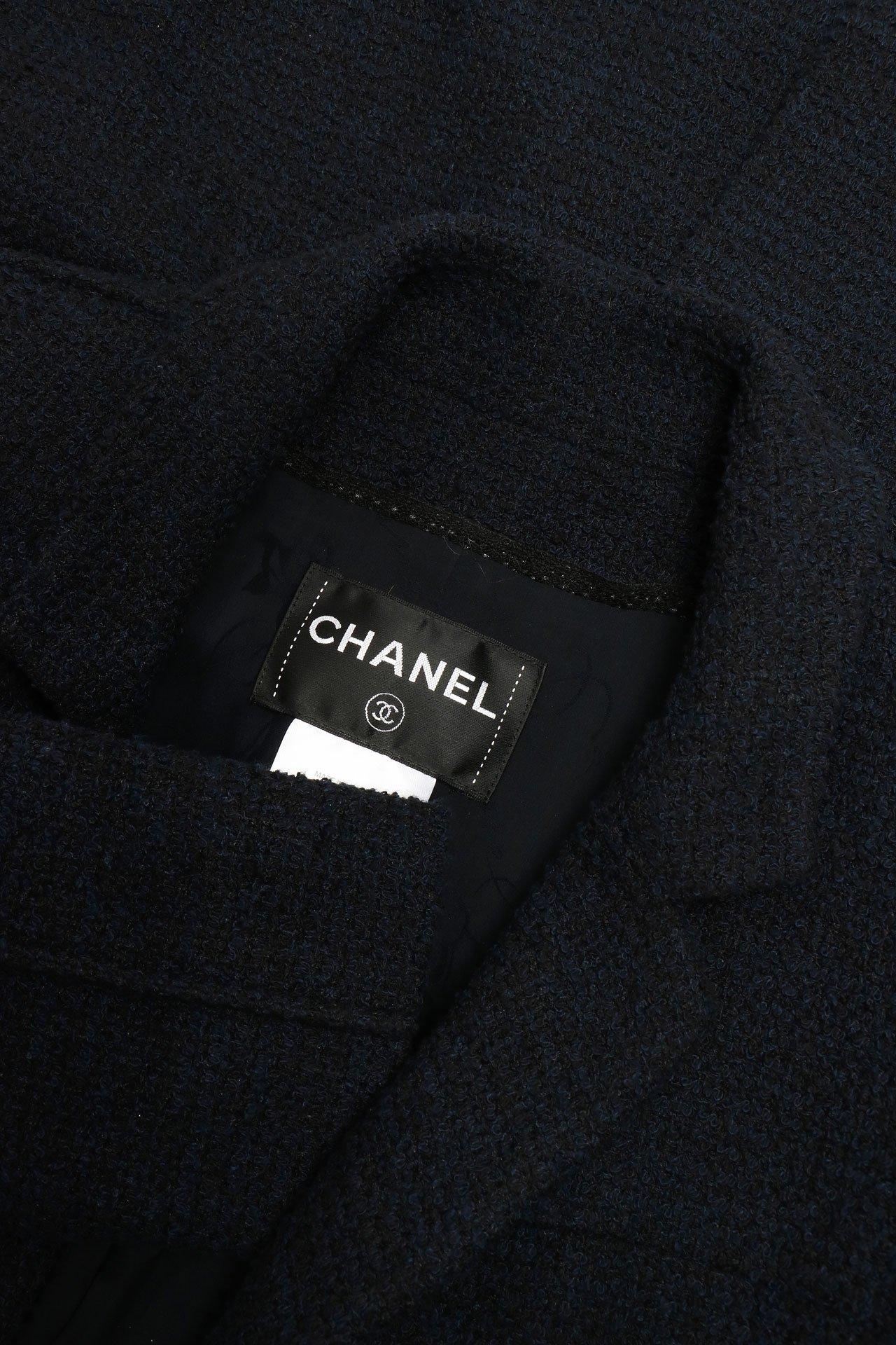 Chanel New CC Knöpfe Tweed Jacke im Angebot 7