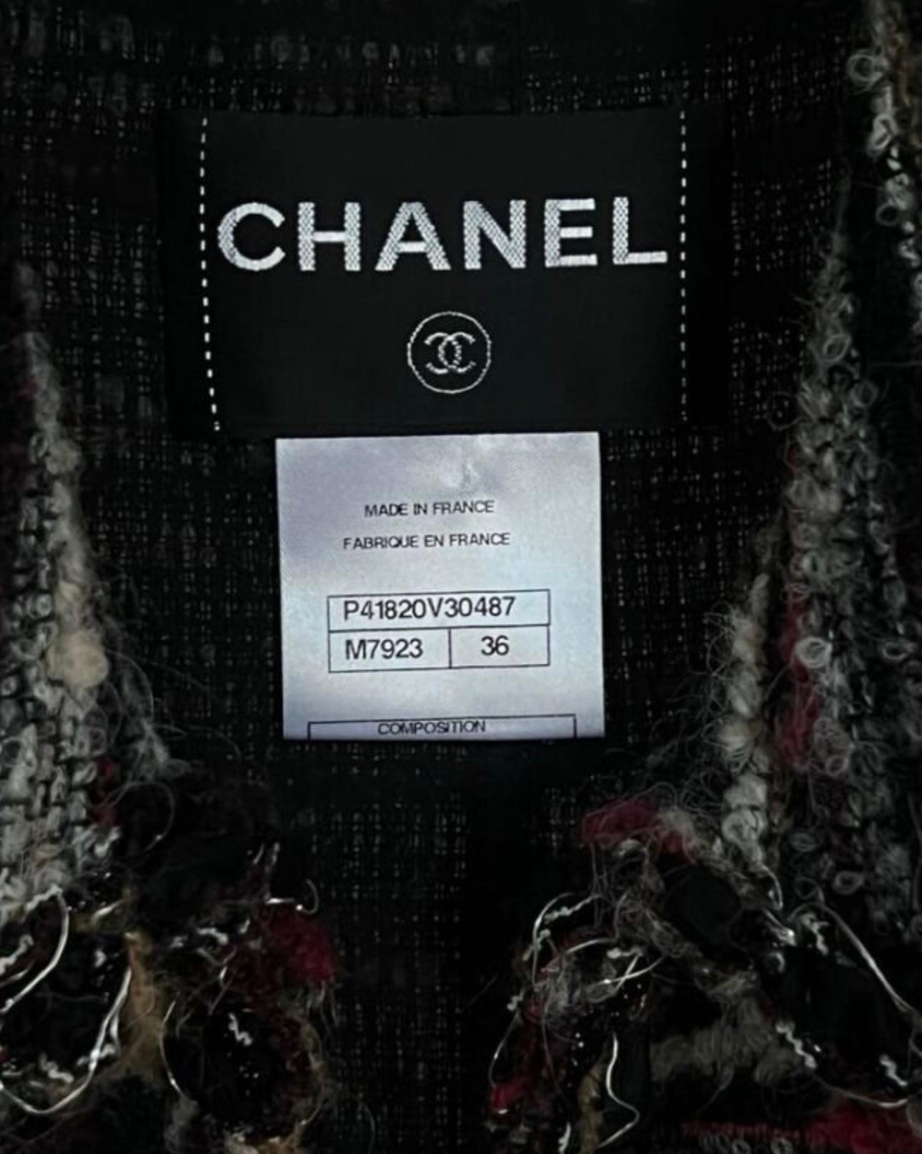 Veste Chanel Nouveau CC boutons en tweed 6