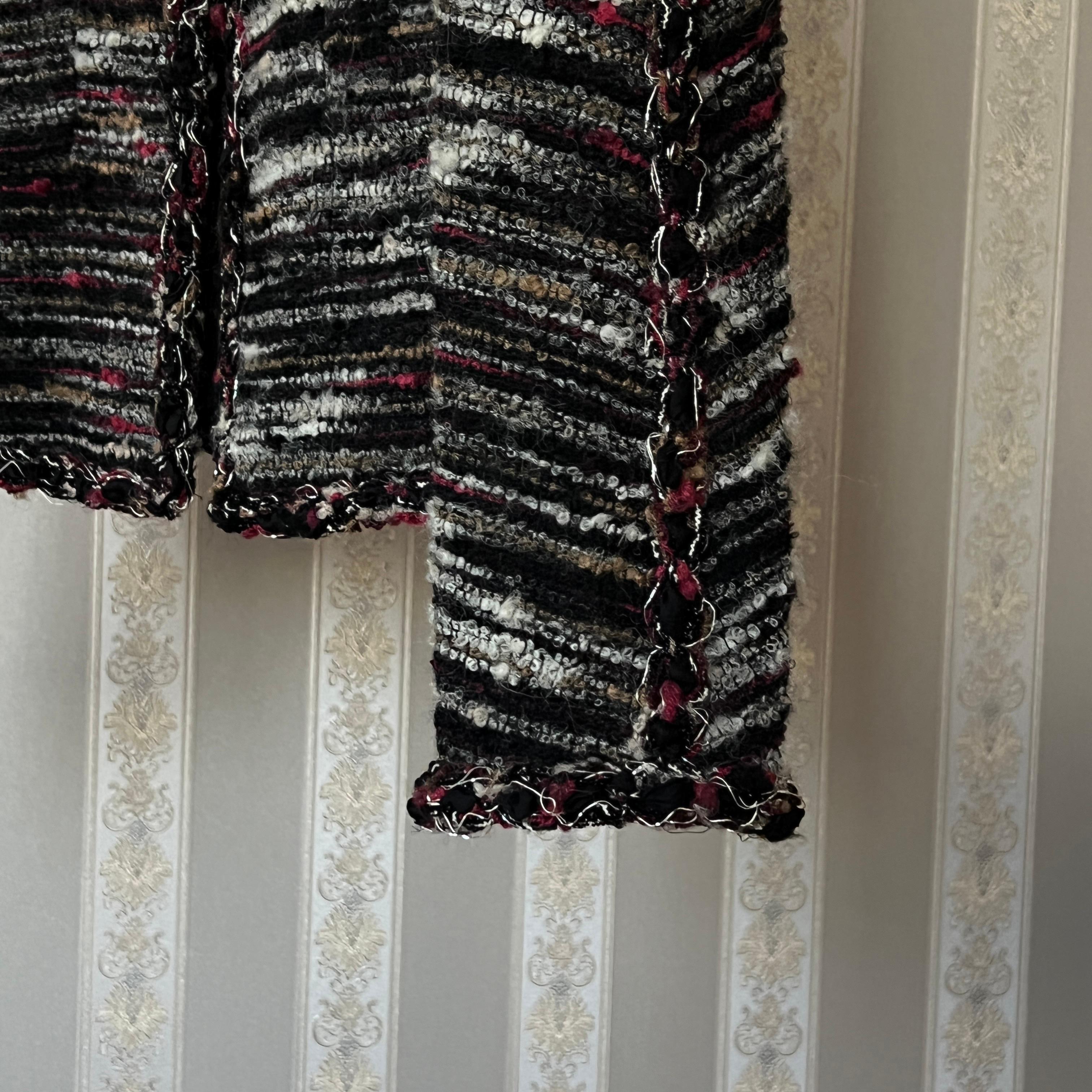 Veste Chanel Nouveau CC boutons en tweed Neuf à Dubai, AE