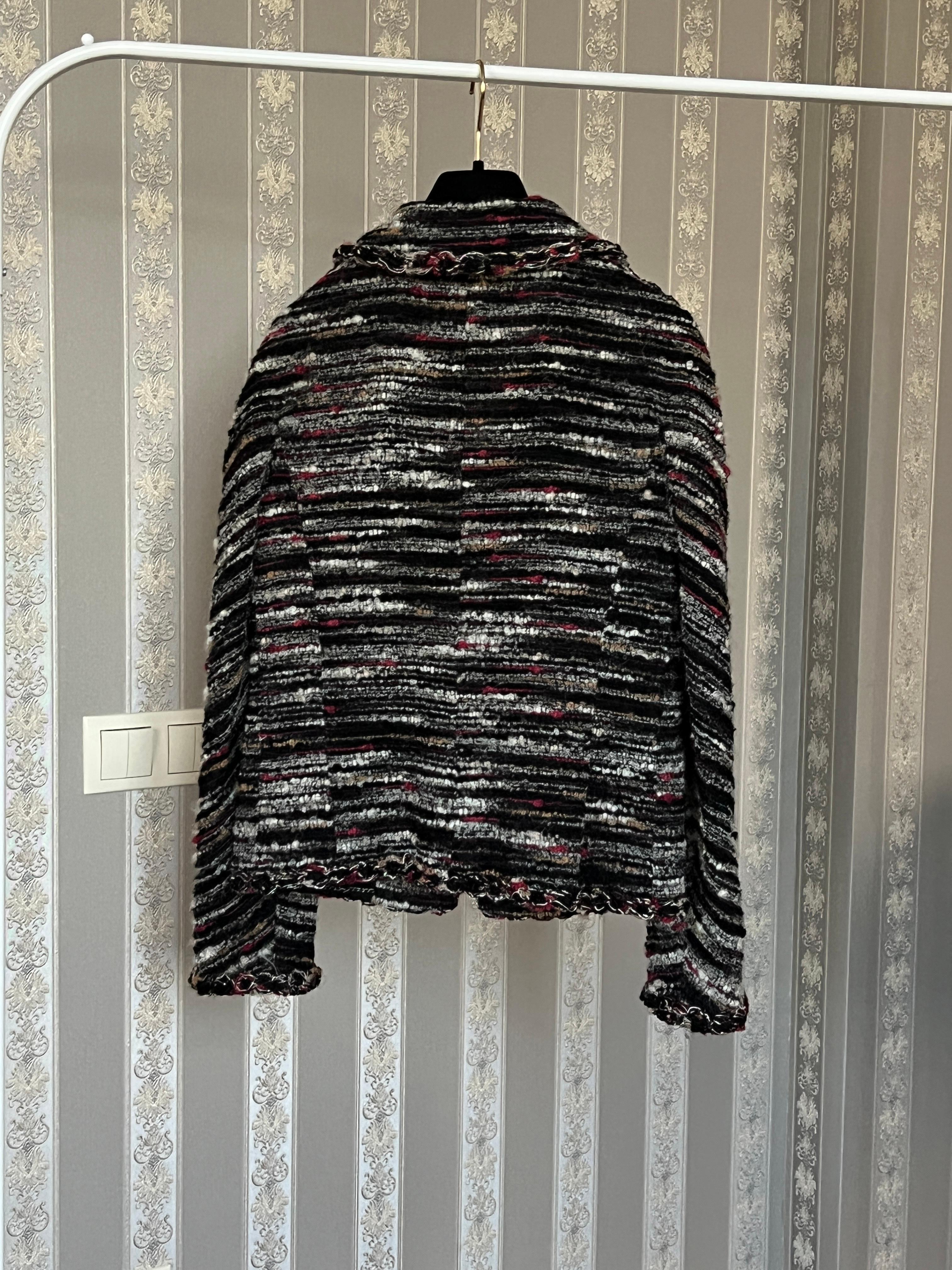 Veste Chanel Nouveau CC boutons en tweed 2